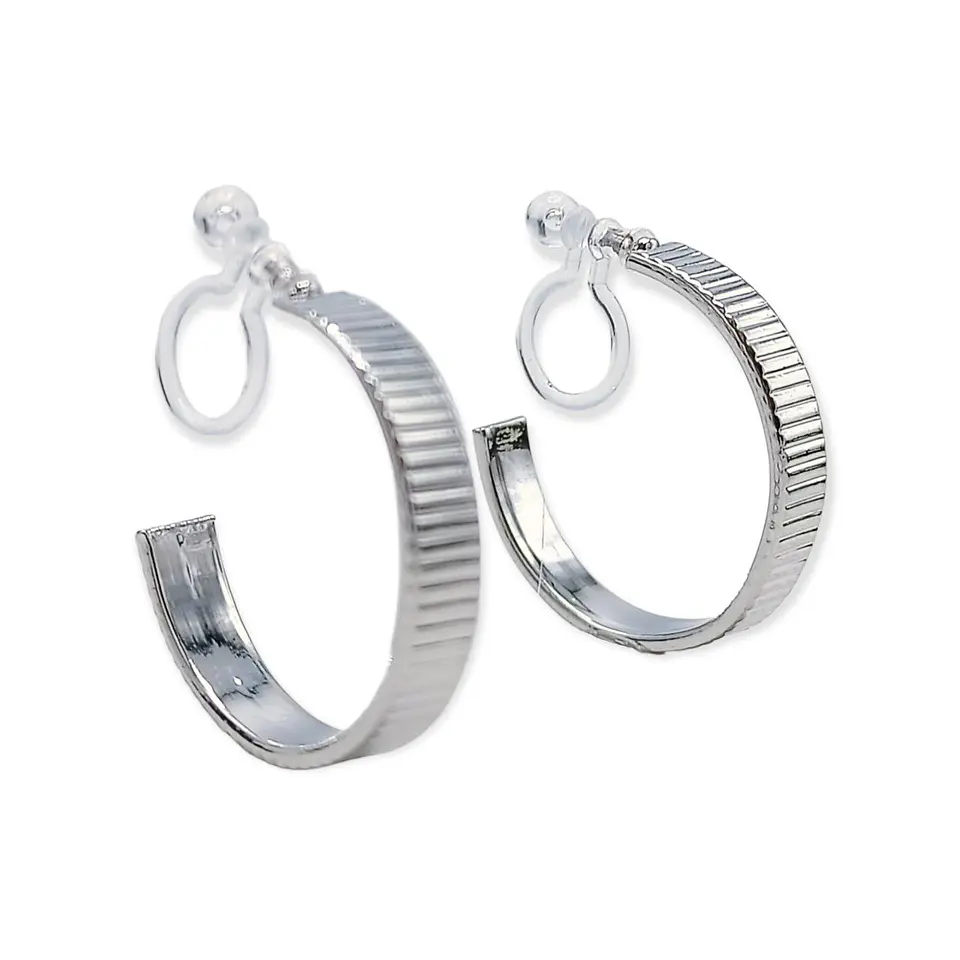 Aros Sin Perforación Argolla Hoop relieve líneas Clip Invisible  1