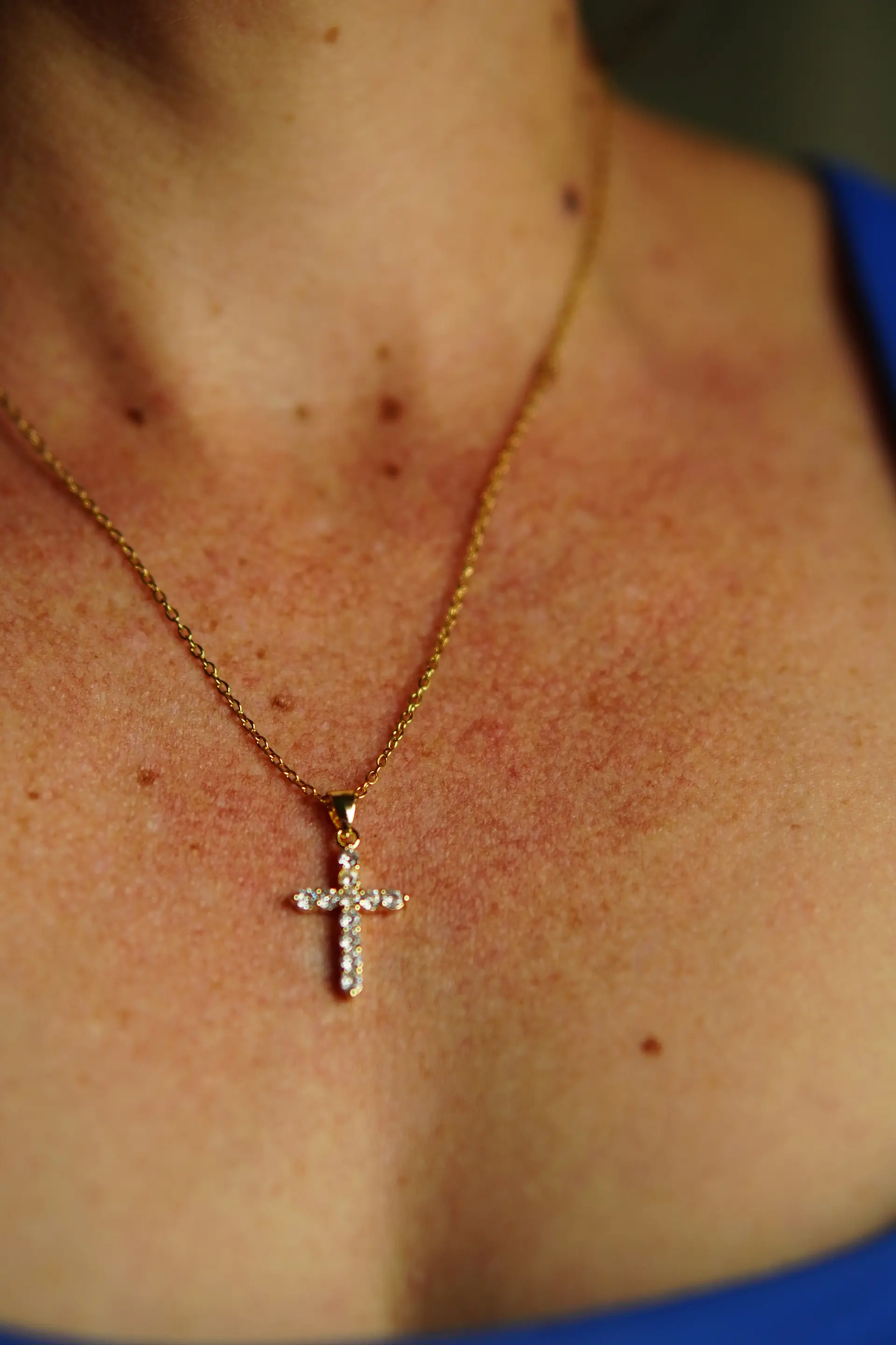 Colgante Cruz De Zirconios AAA Chapado En Oro 18k  7