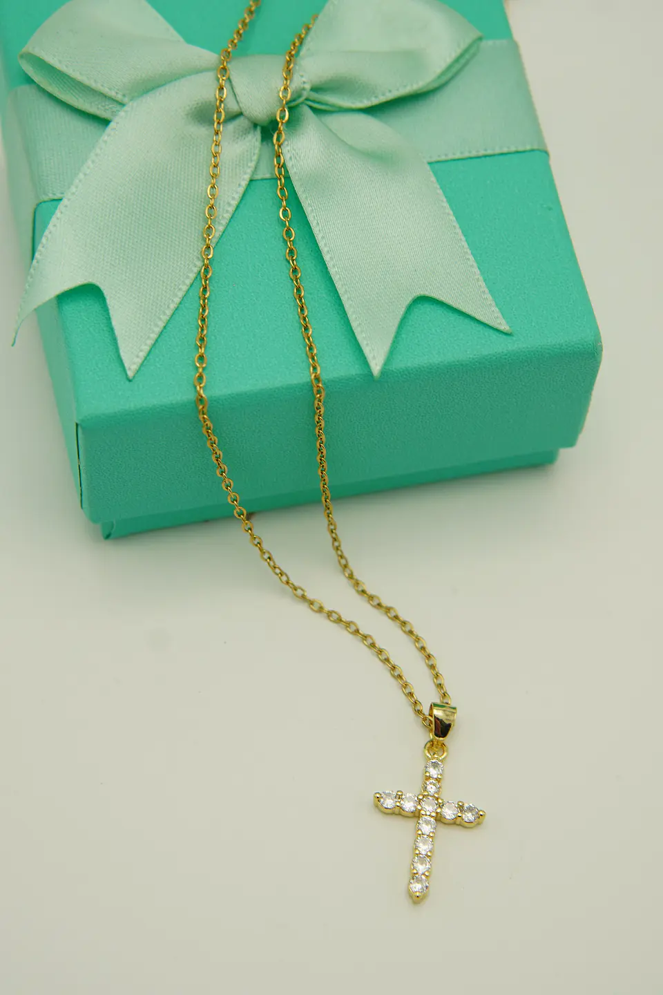 Colgante Cruz De Zirconios AAA Chapado En Oro 18k  2