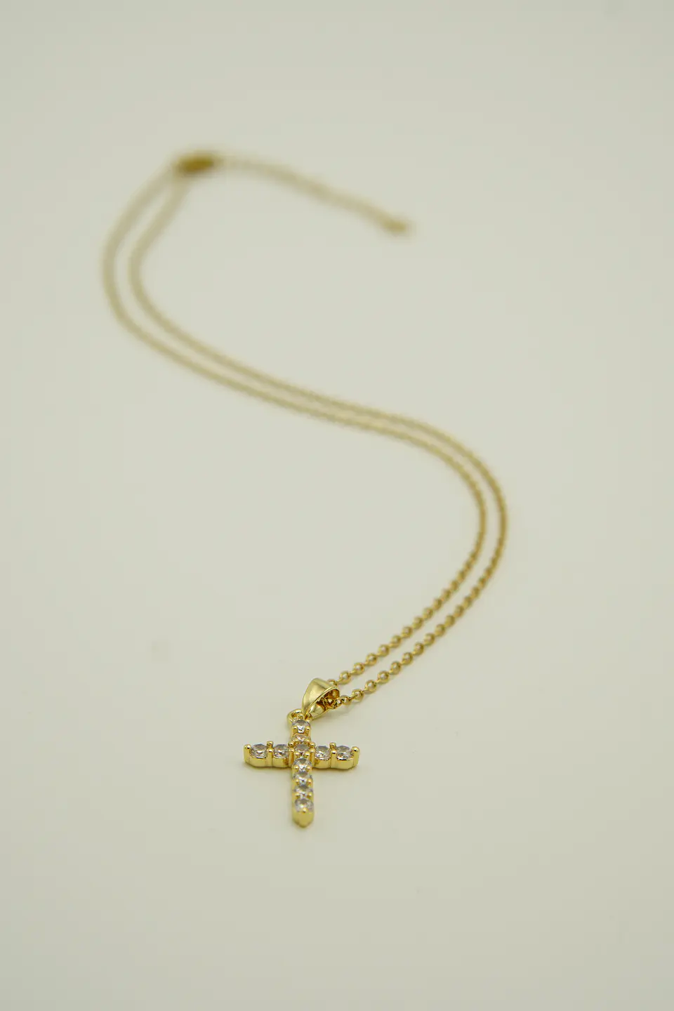 Colgante Cruz De Zirconios AAA Chapado En Oro 18k  8