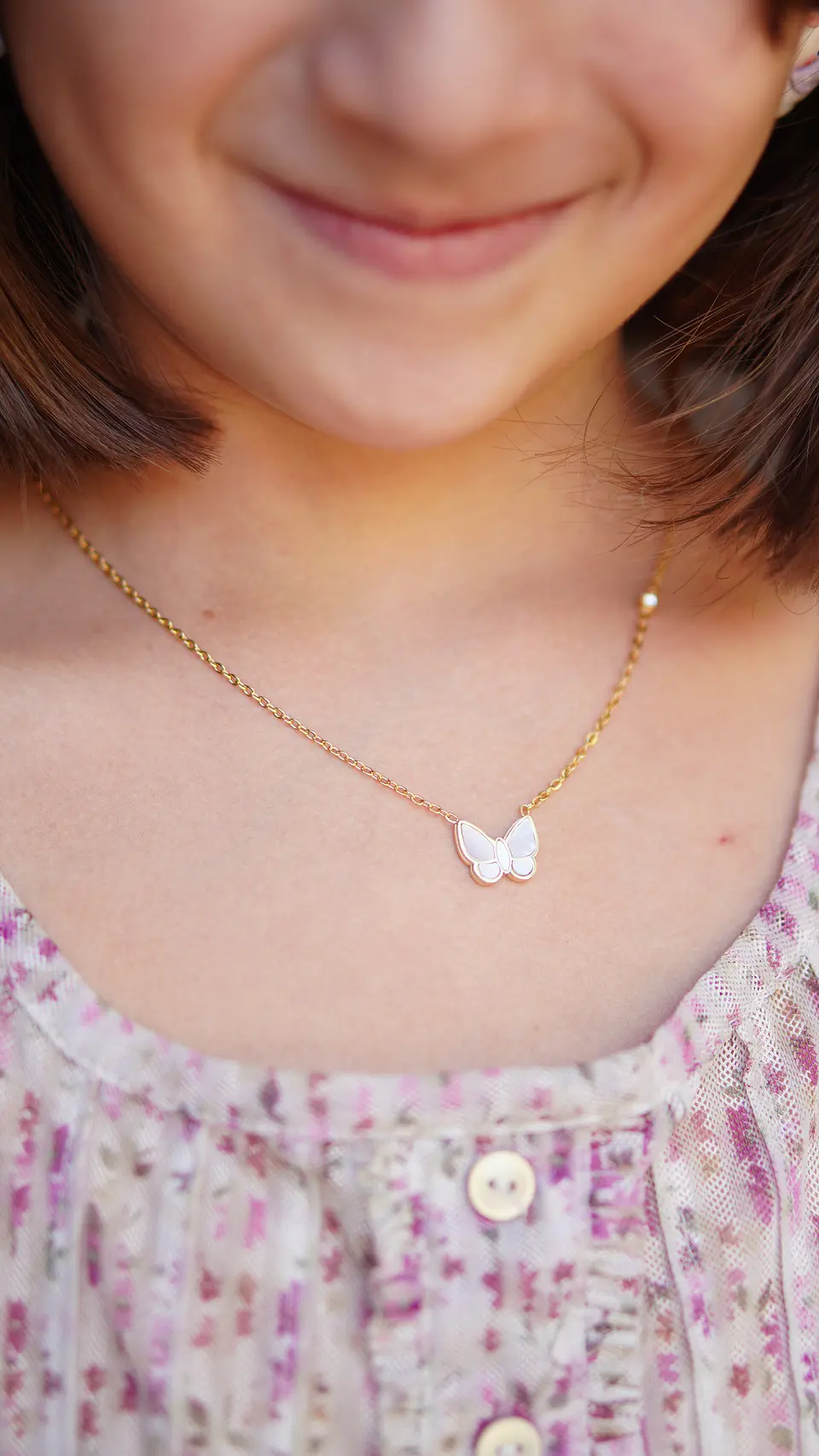Colgante Mariposa Nácar Punto De Luz Chapado En Oro 18k 8