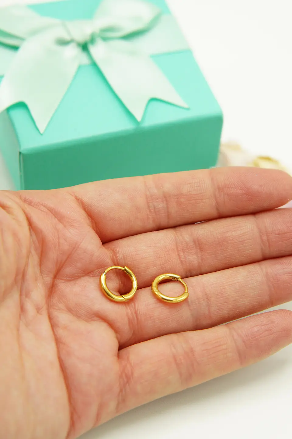 Argollas lisas Aura Titanio 8mm Astm F136 Chapadas En Oro 18k  6