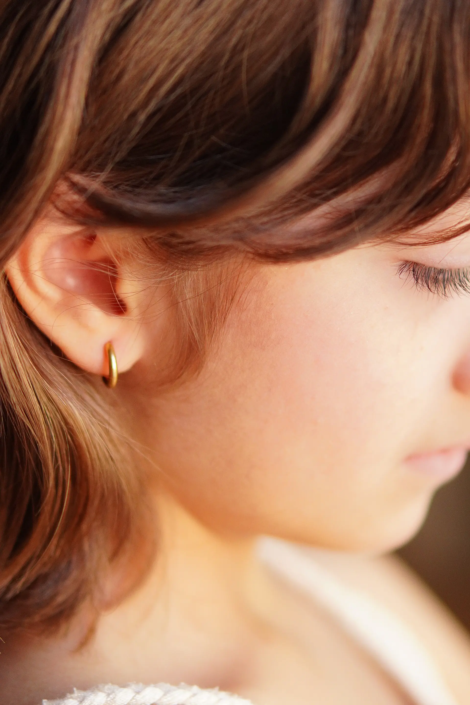 Argollas lisas Aura Titanio 8mm Astm F136 Chapadas En Oro 18k  8