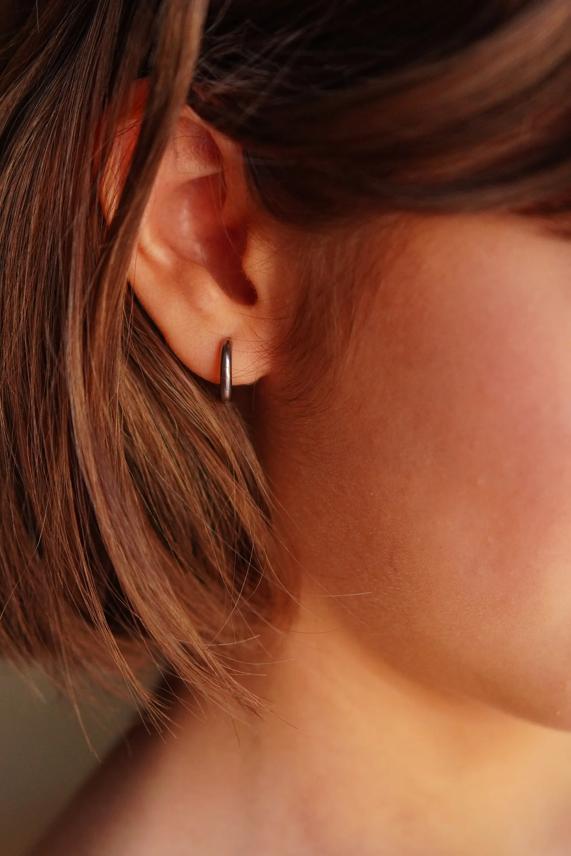 Argollas Lisas aura 8mm Titanio Astm F136 plateadas 2