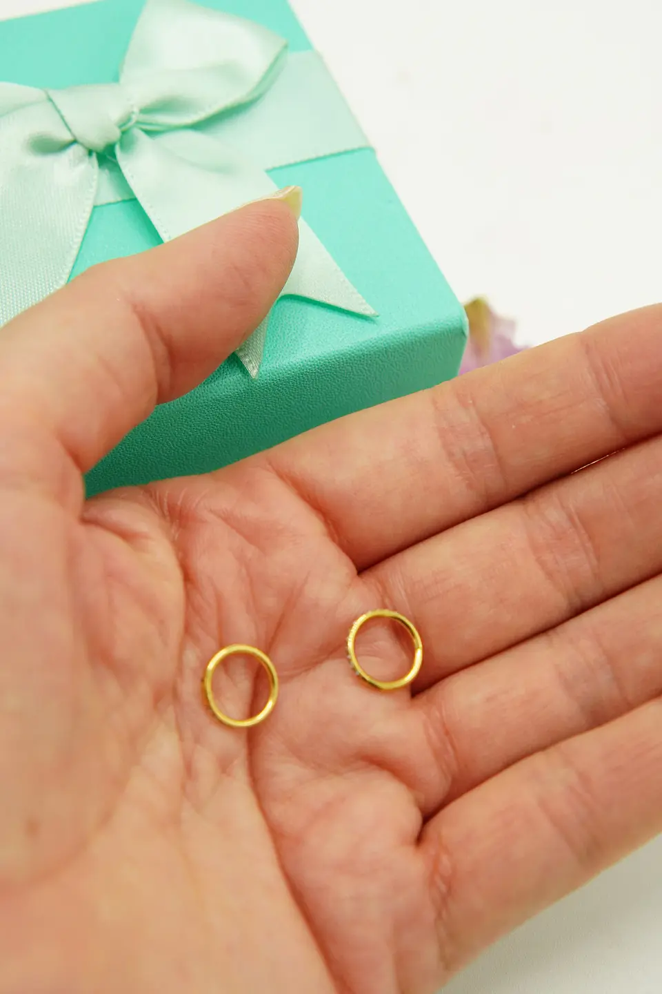 Argollas Emma 8mm 16G Titanio F136 Zirconia PVD oro 18k 10