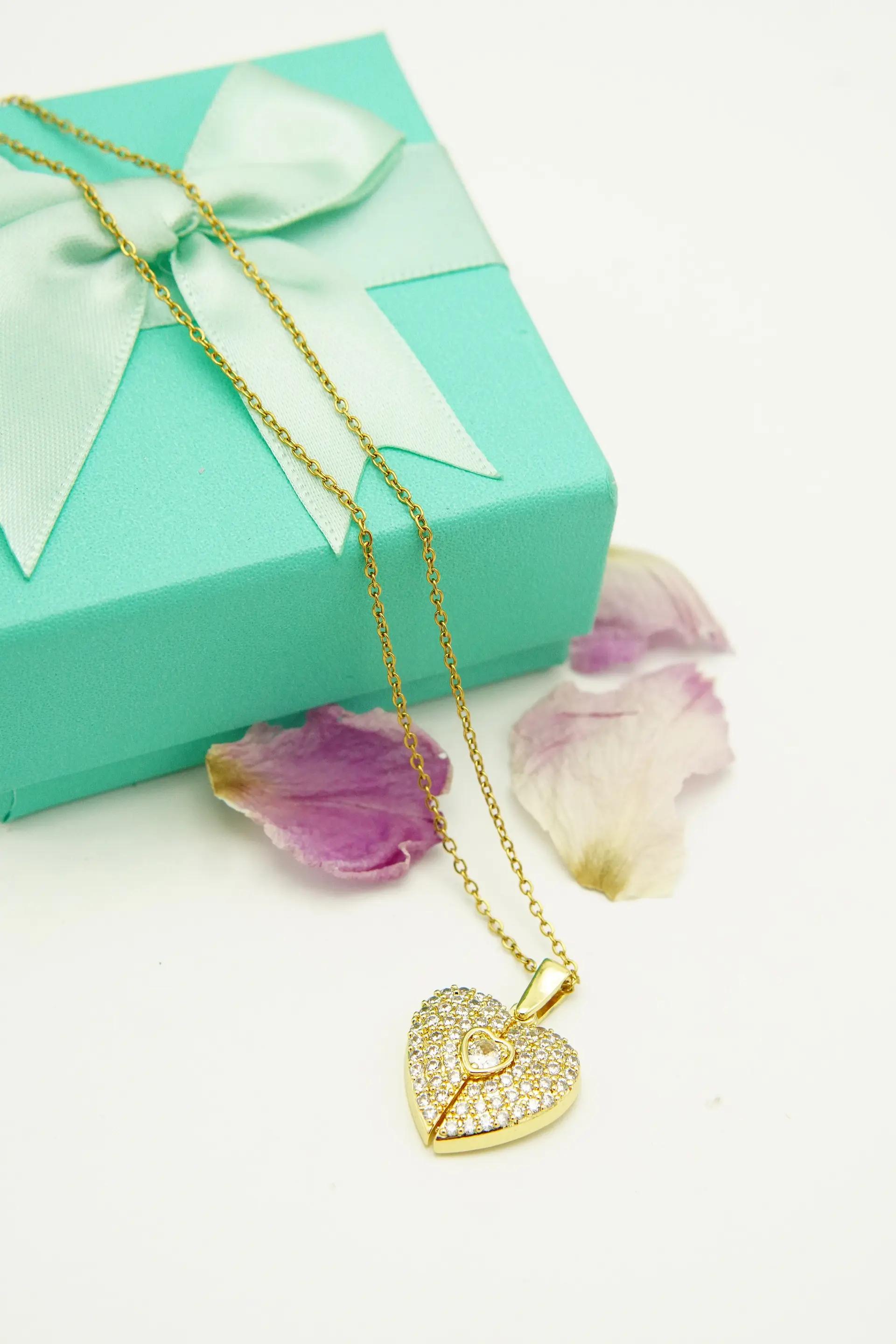 Colgante Corazon Mariposa Zirconia Pave Chapado En Oro 18k 2