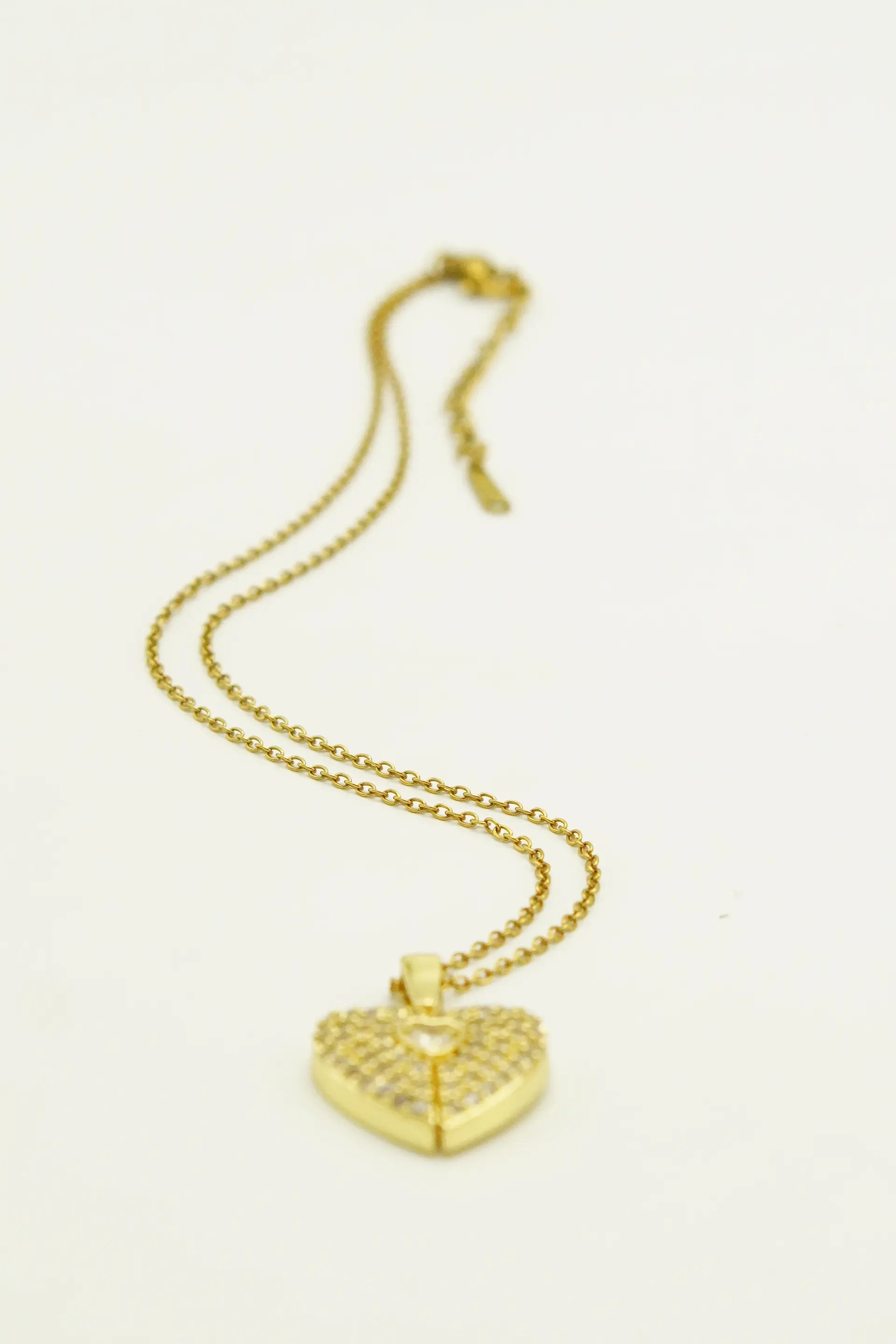 Colgante Corazon Mariposa Zirconia Pave Chapado En Oro 18k 11
