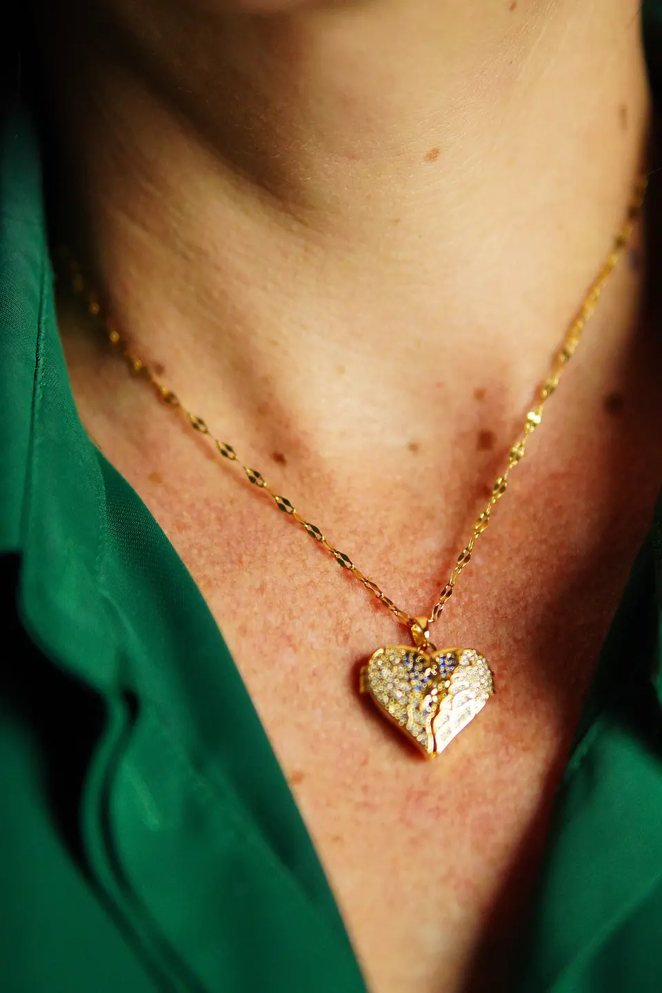 Colgante Relicario Corazón Pave Zirconias Chapado Oro 18k 5