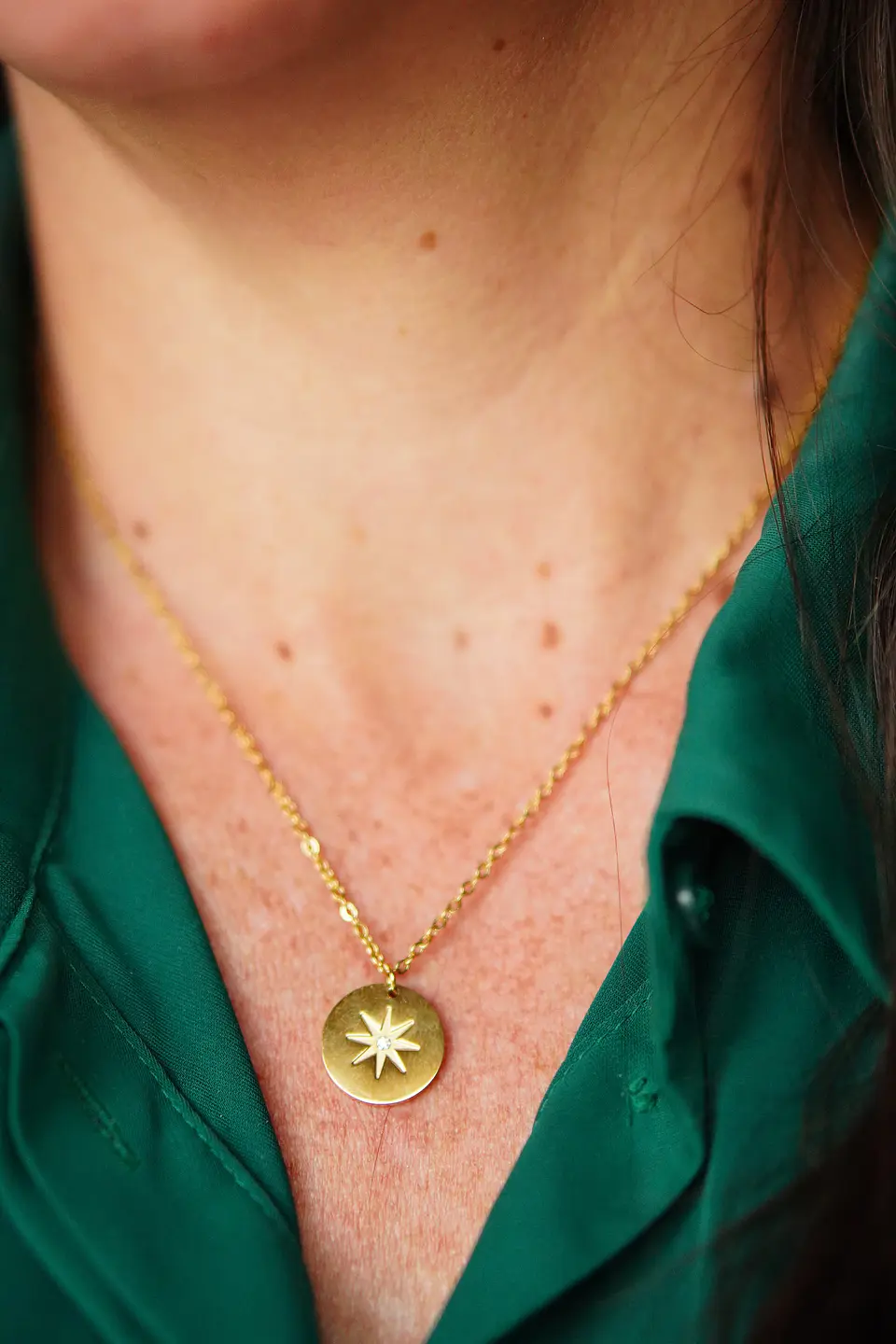 Colgante Medalla Estrella Punto De Luz Chapada Oro 18k 4
