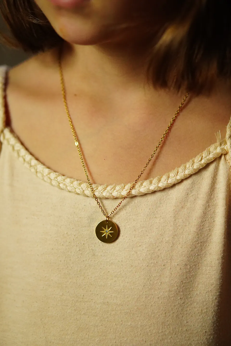 Colgante Medalla Estrella Punto De Luz Chapada Oro 18k 15