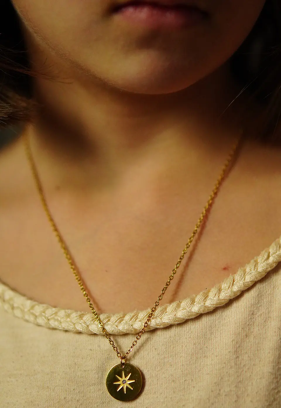 Colgante Medalla Estrella Punto De Luz Chapada Oro 18k 5