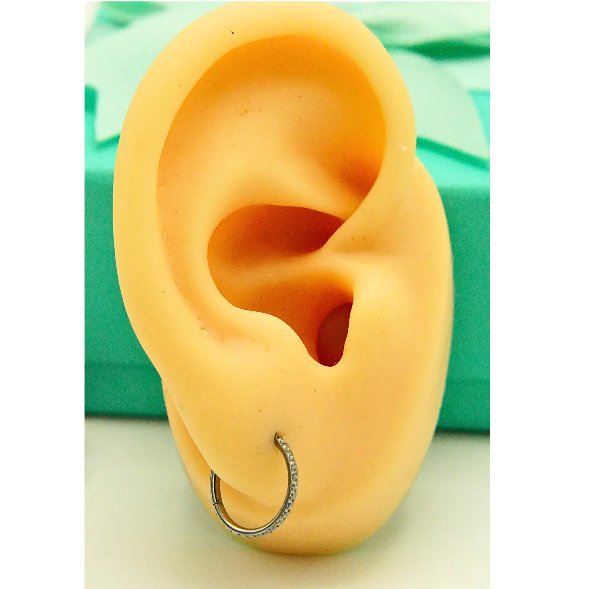 Piercing argolla Emma 10mm 16G Zirconias Titanio Astm F136 5