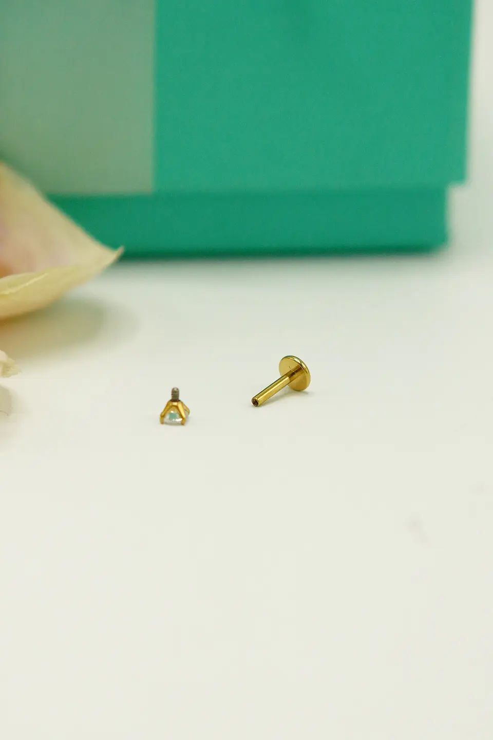 Piercing Labret Punto De Luz Titanio Astm F136 Chapado Oro 18k 9