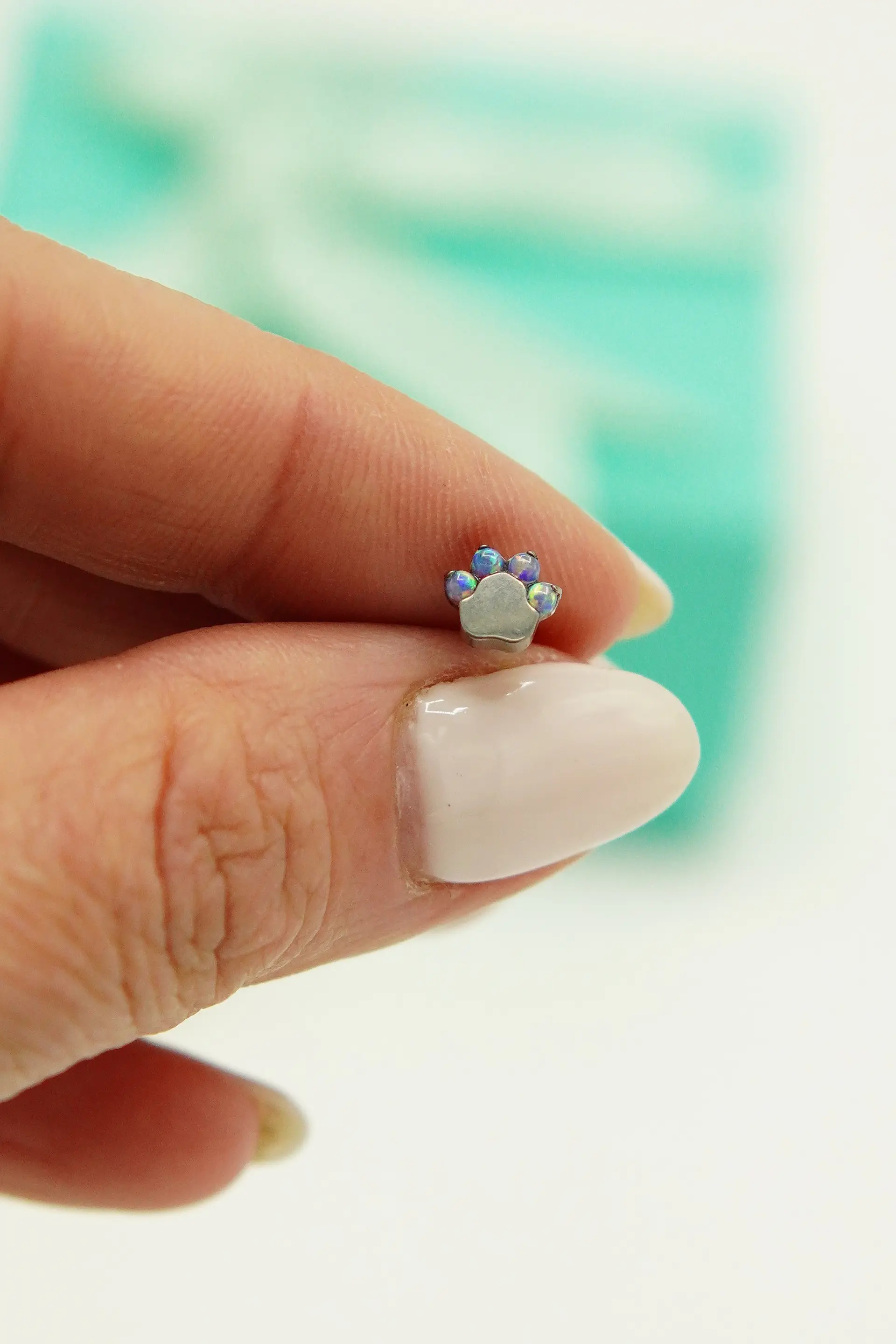 Piercing Labret 8mm Huella Perro Opalo Titanio Astm F136  8