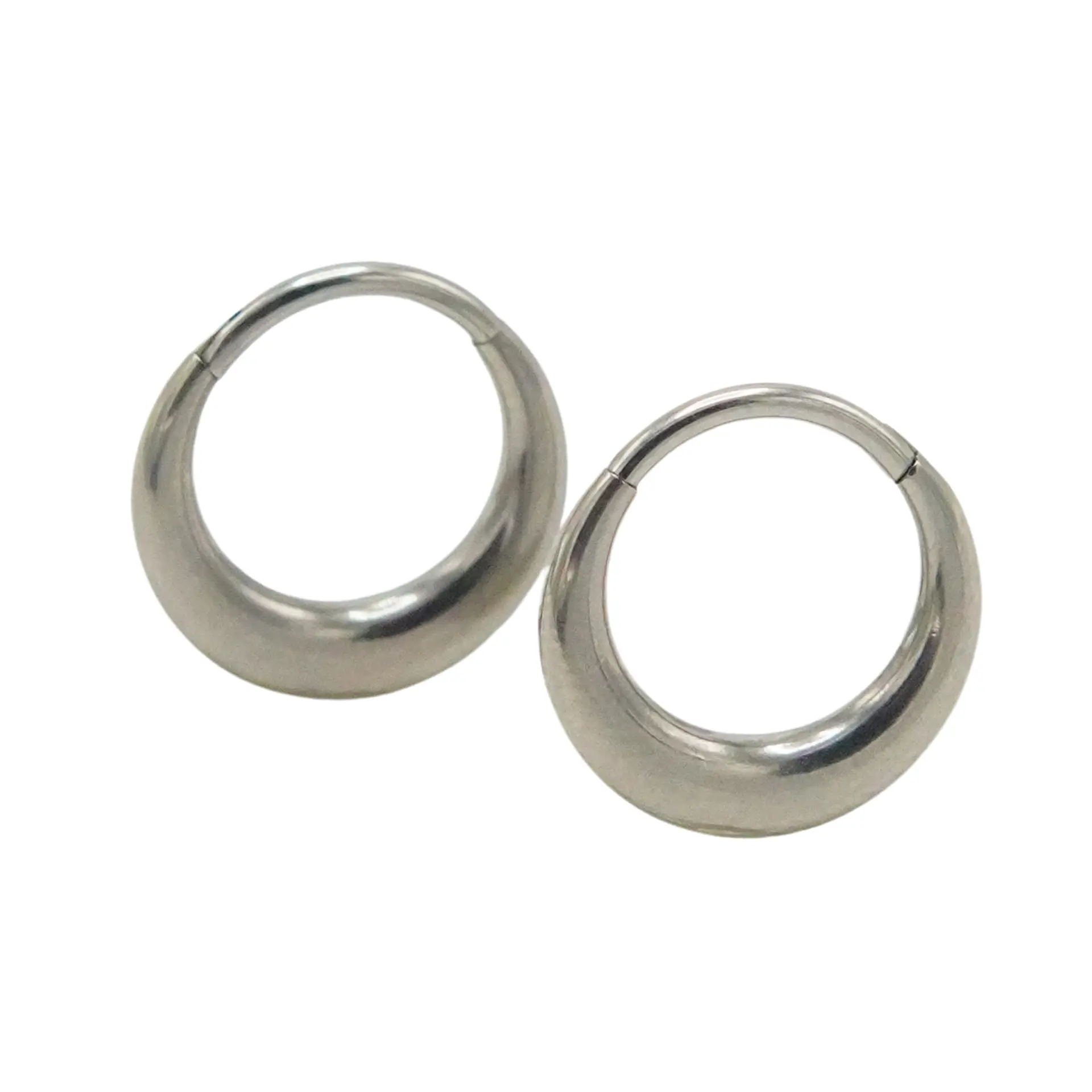 Argollas chicas clicker 16G chunky titanio astm f136 plateadas 10mm 5