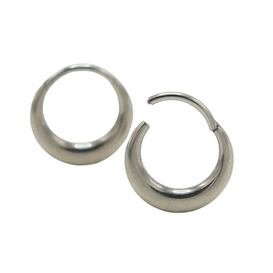 Argollas chicas clicker 16G chunky titanio astm f136 plateadas 10mm 1
