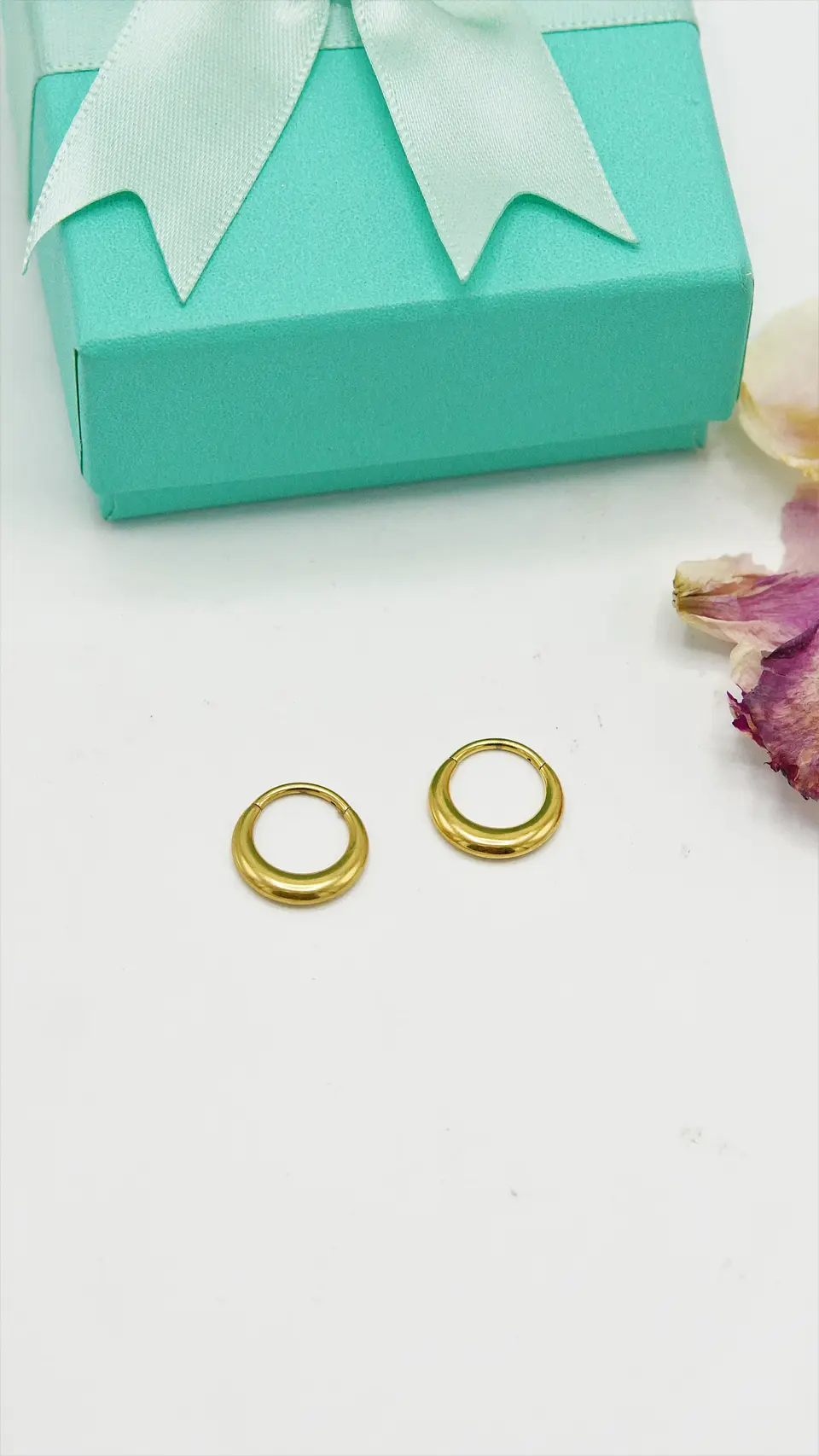 Argollas chicas clicker 16G chunky titanio astm f136 chapadas en oro  4