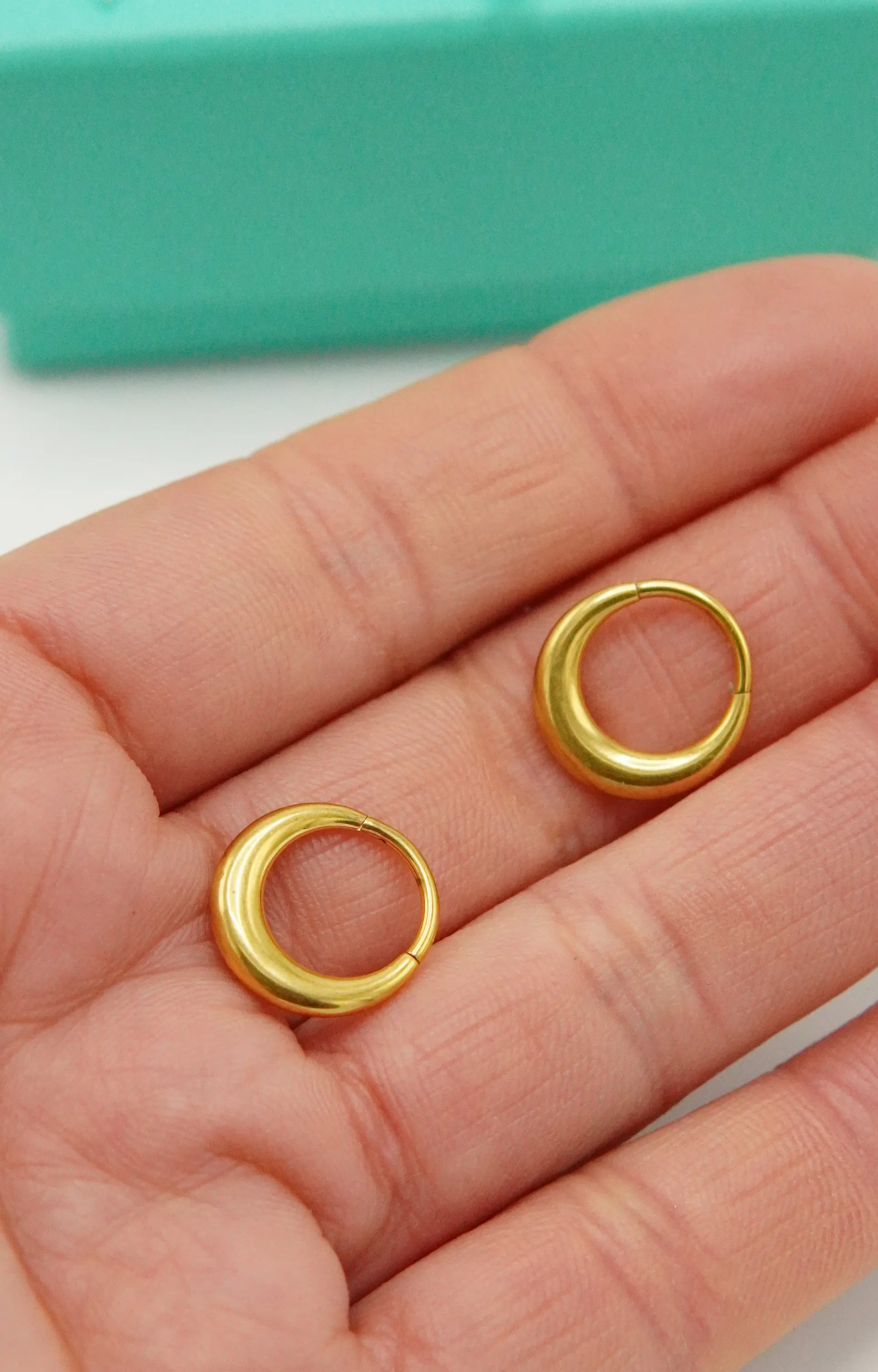 Argollas chicas clicker 16G chunky titanio astm f136 chapadas en oro  9
