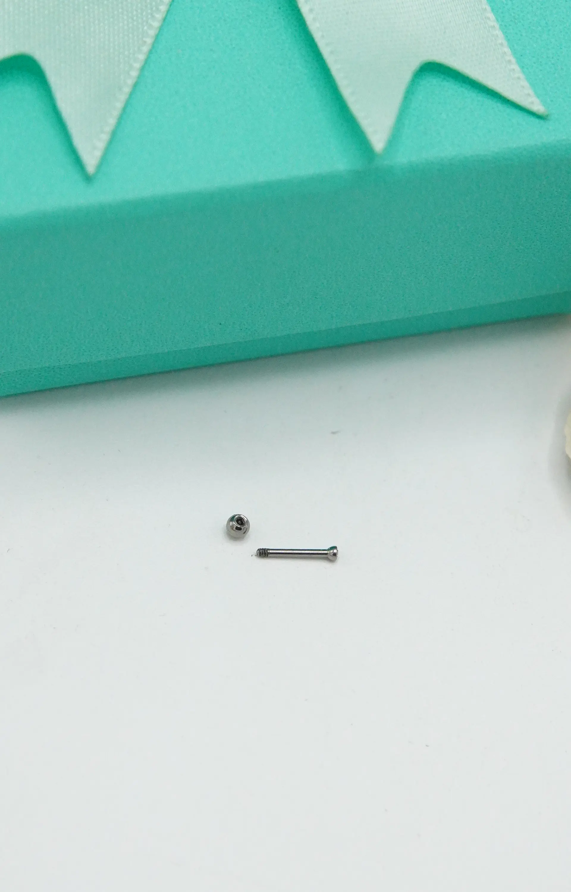 Piercing punto de luz 1.5mm  facial oreja titanio ASTM F136 plateado 5