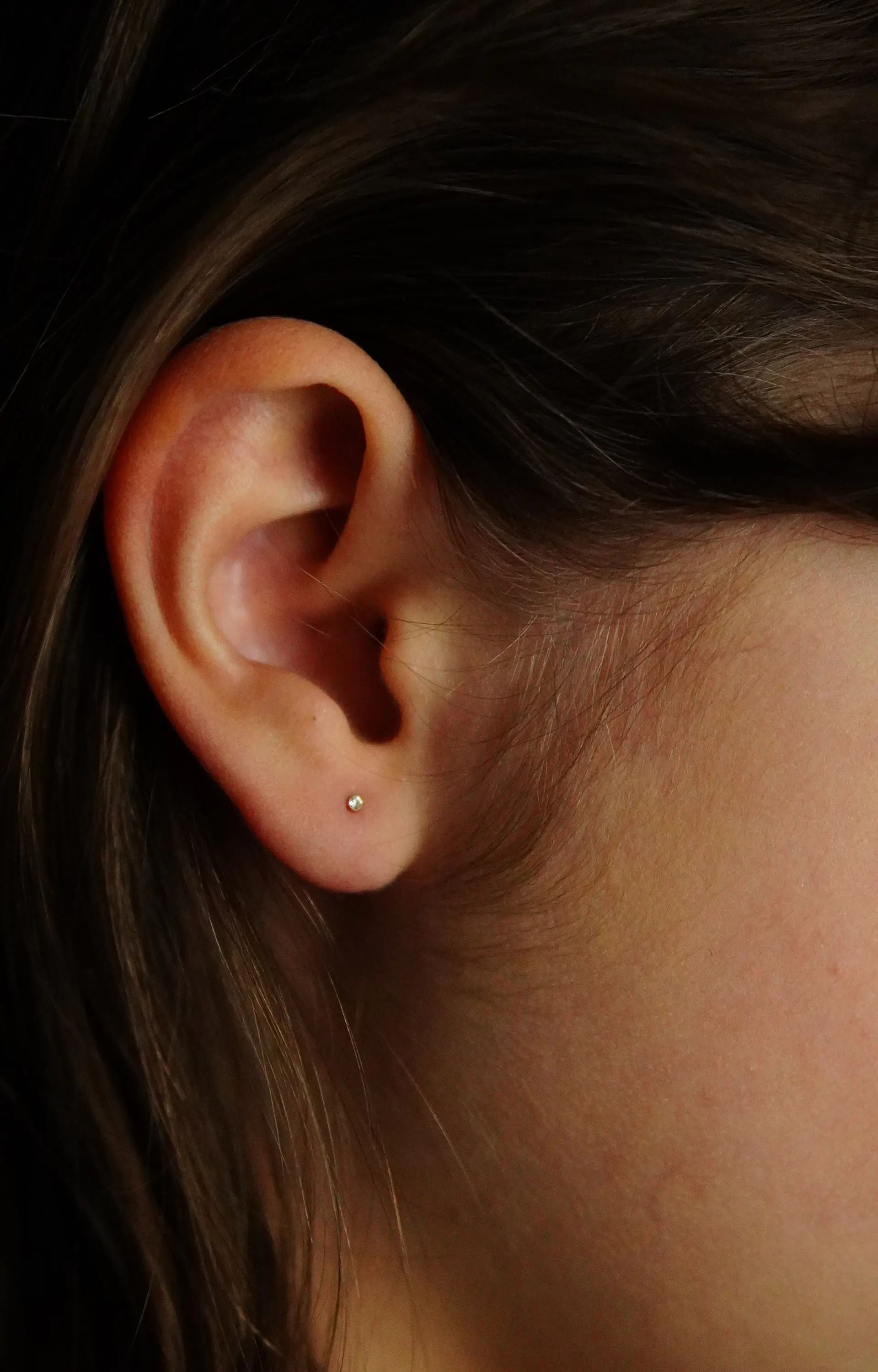 Piercing punto de luz 1.5mm  facial oreja titanio ASTM F136 plateado 2