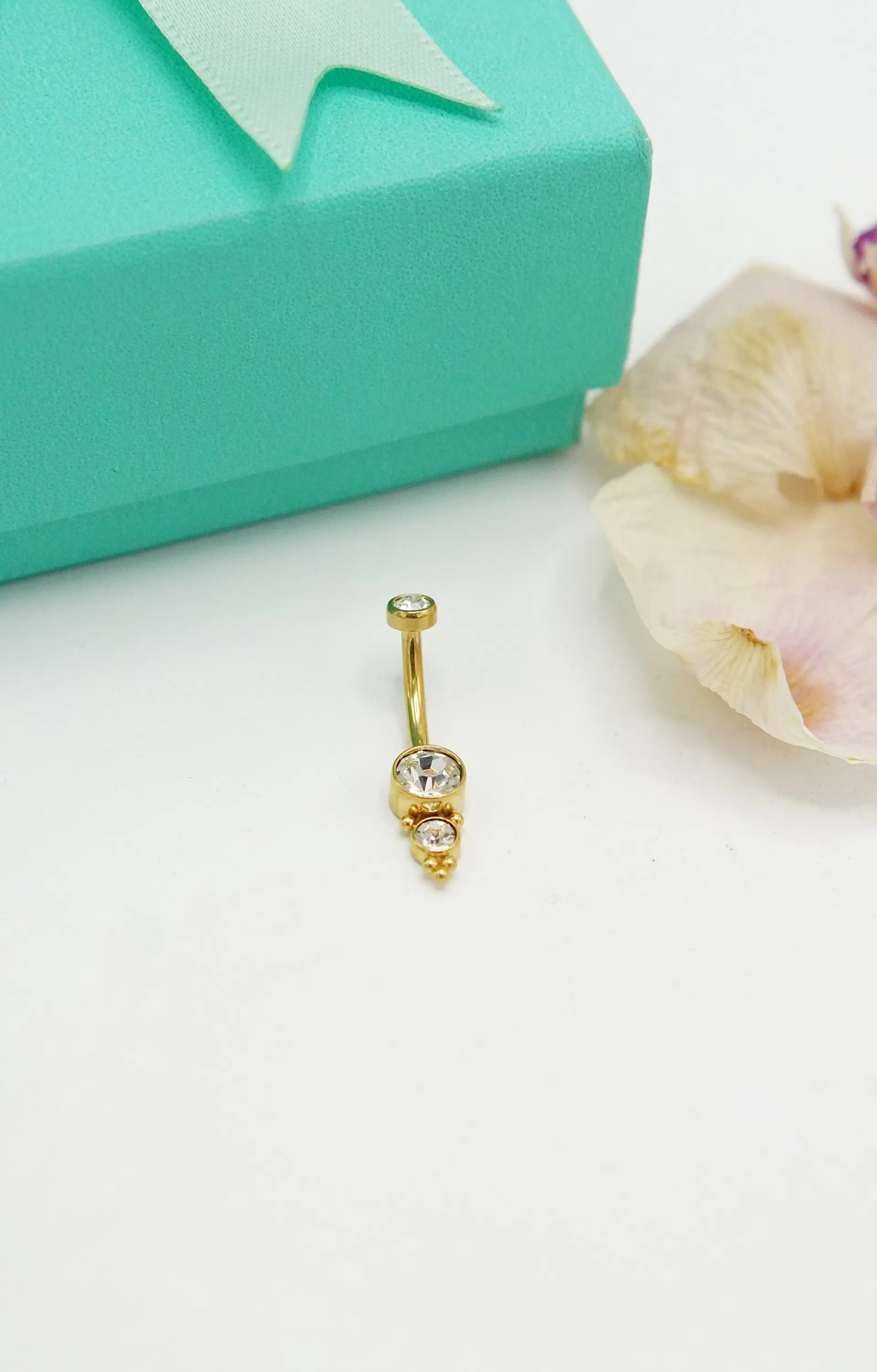 Piercing ombligo navel 10 mm 14G titanio ASTM F136 espiga dorada 2