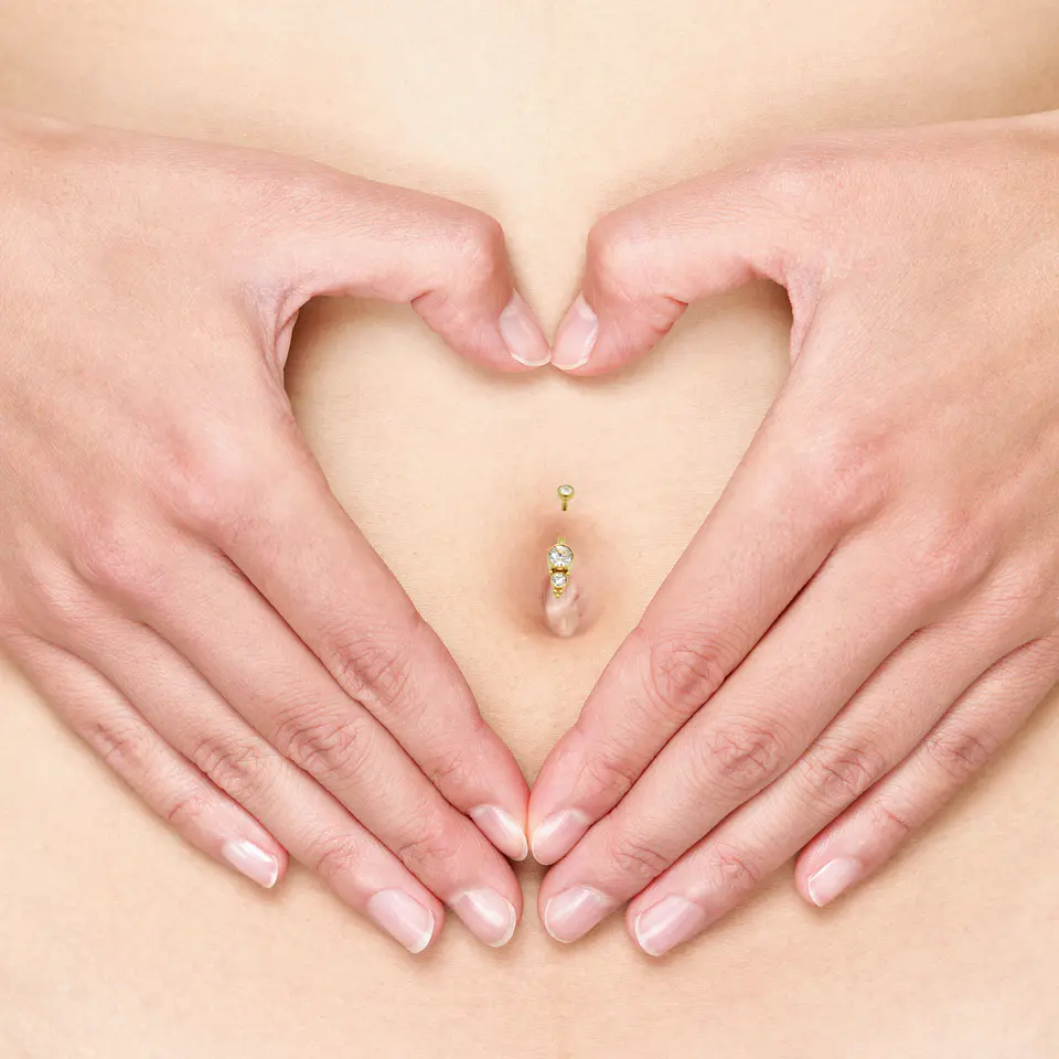 Piercing ombligo navel 10 mm 14G titanio ASTM F136 espiga dorada 5