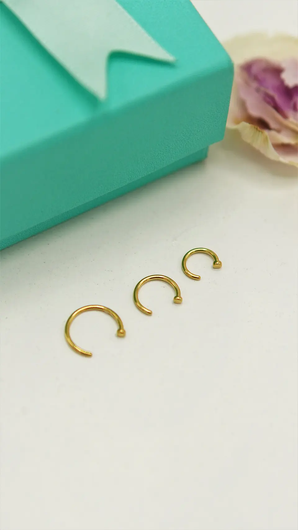 Pack de tres aros piercing abierto nostril titanio ASTM F136 dorados 2
