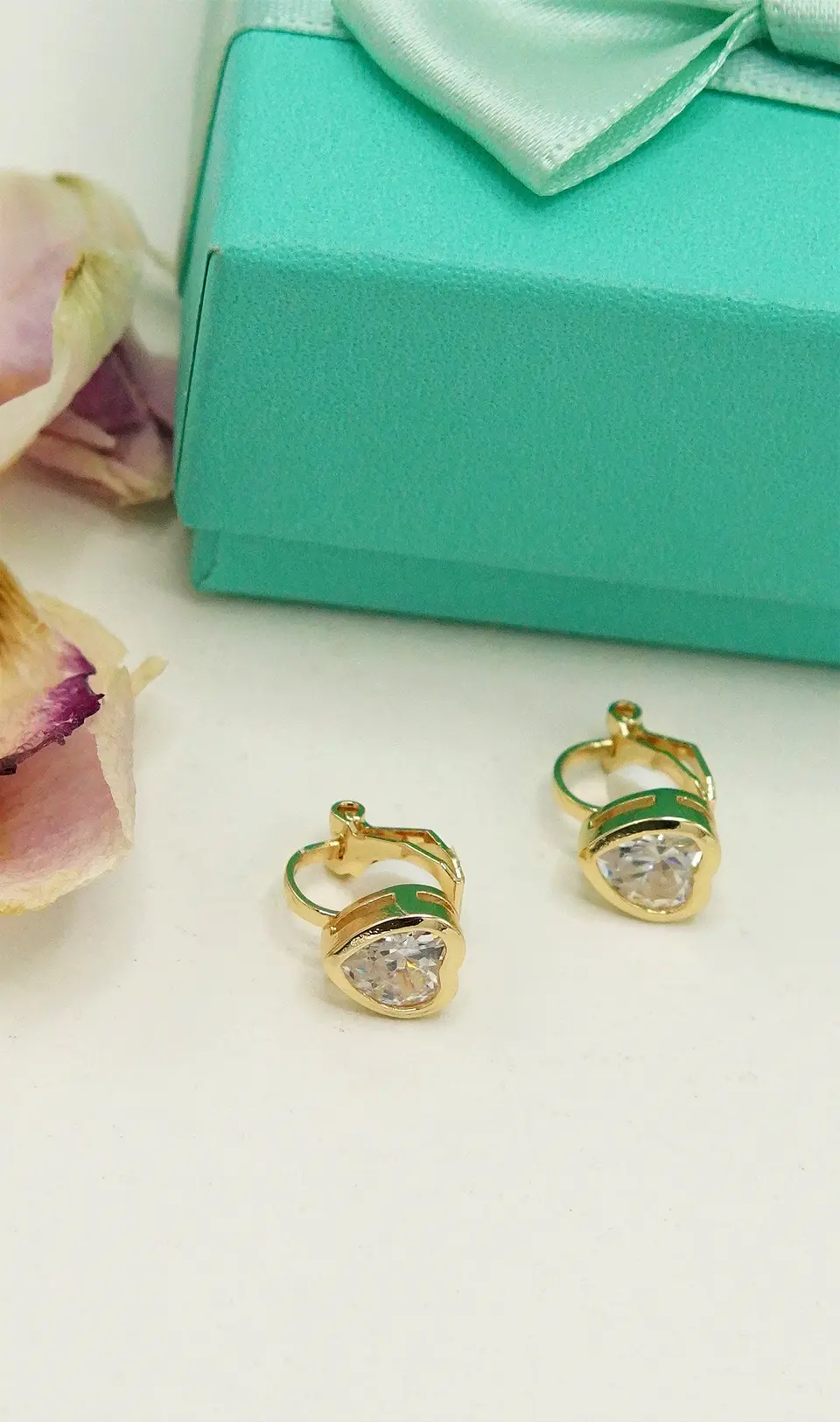 Aros Sin Perforacion corazon punto de luz bañado En Oro 18k 8