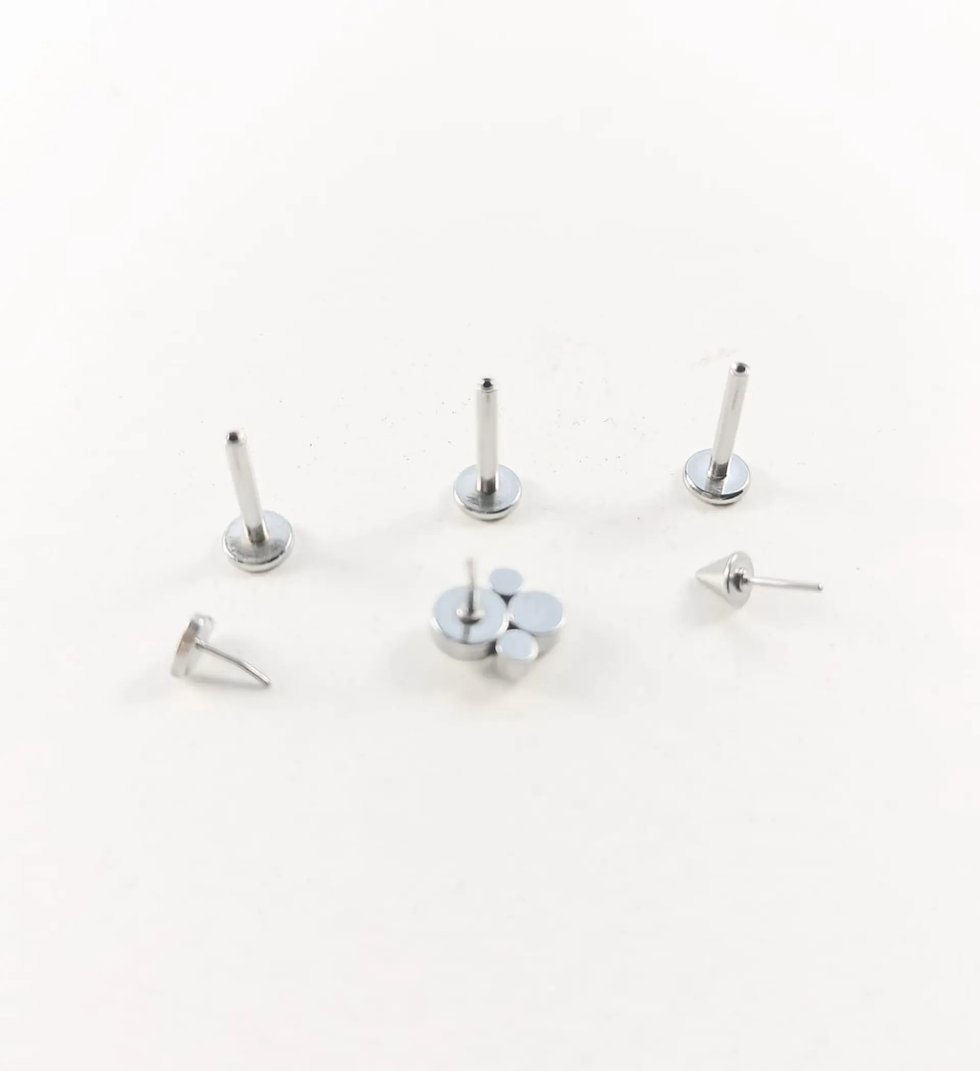 Set de Piercing Conquista Labret push pin acero quirurgico 4