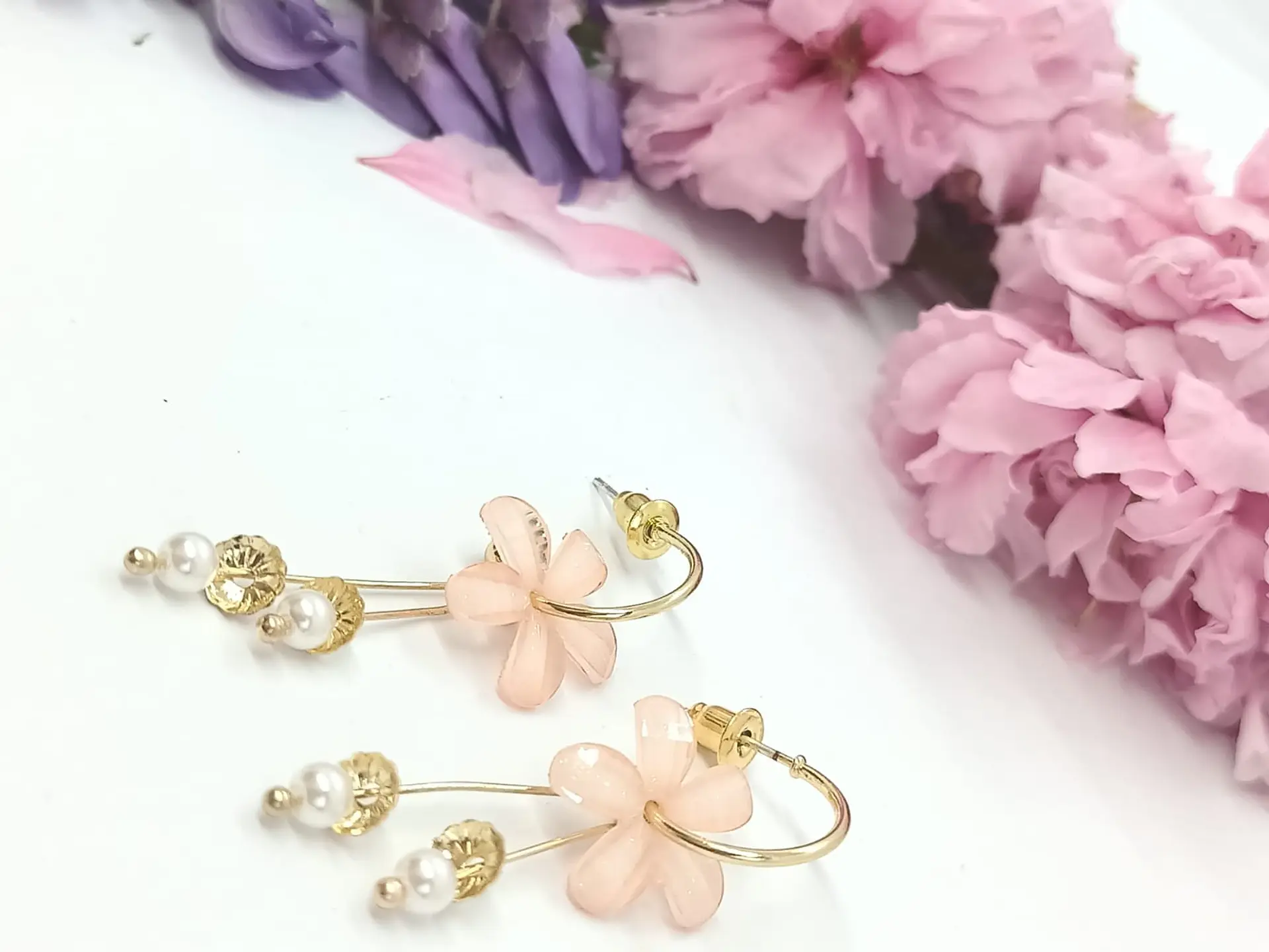 Aros estilo coreano flor rosada cristal dorado baño de oro 9