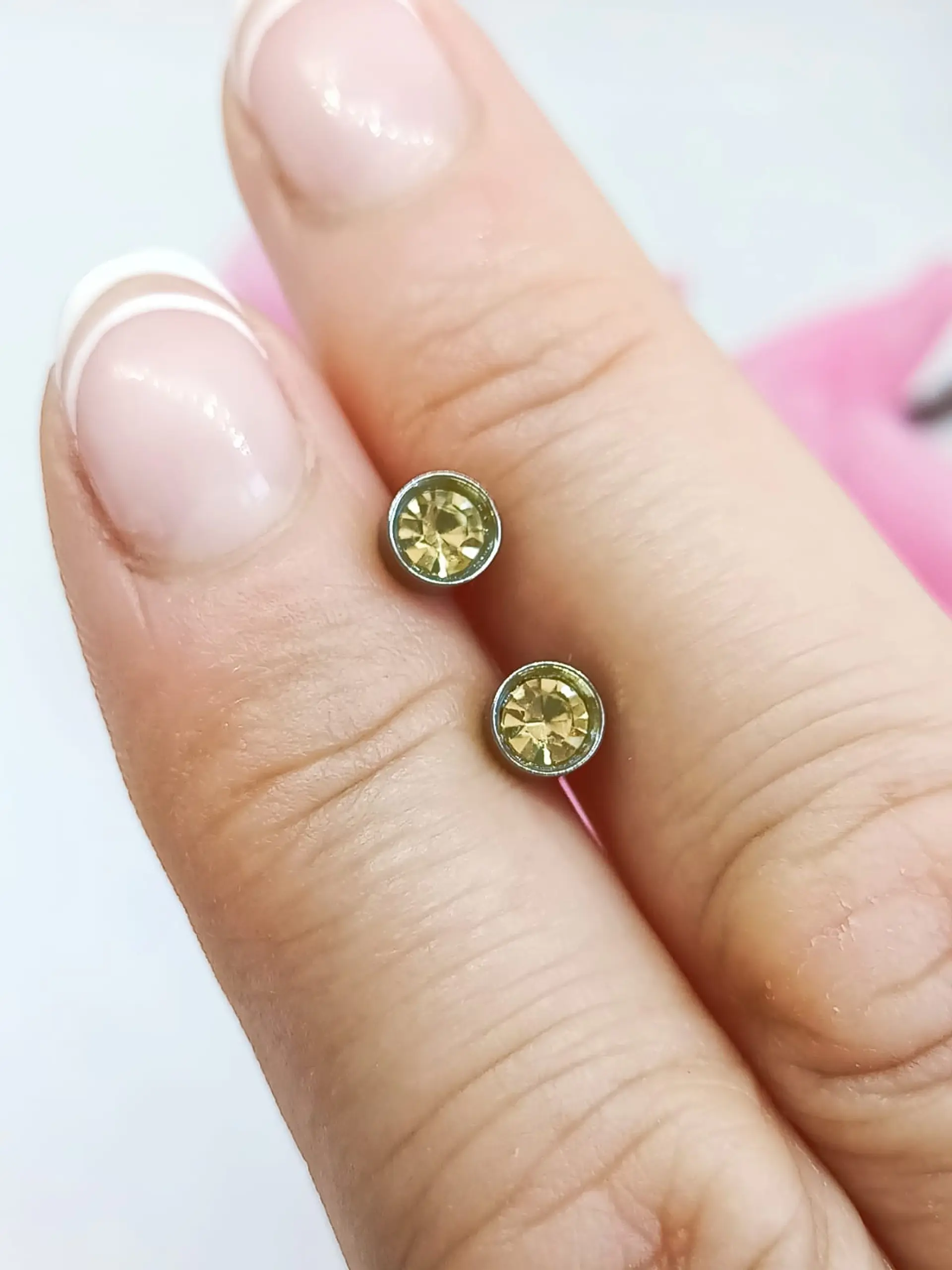 Aros Pequeños Puntos De Luz Acero Quirúrgico Colores 5mm 16