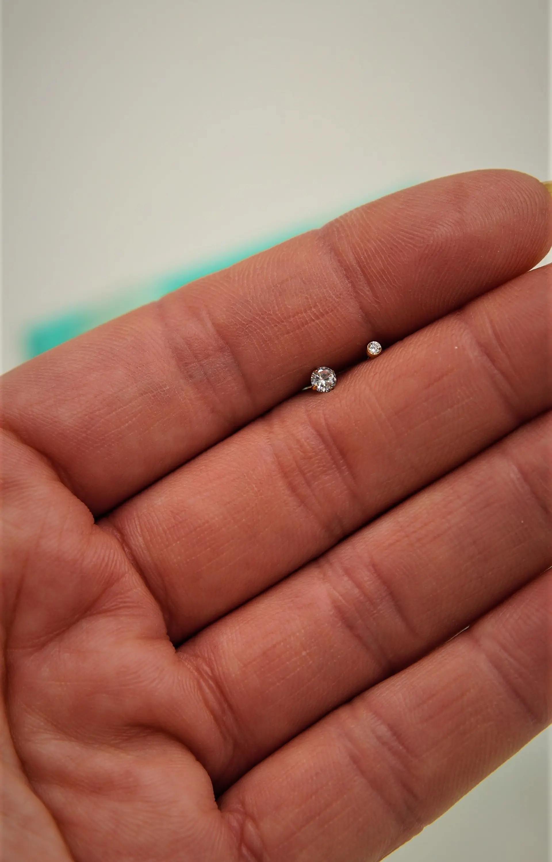 Pack de 2 piercing tipo S nostril titanio ASTM F136 chapado en oro 18k 3