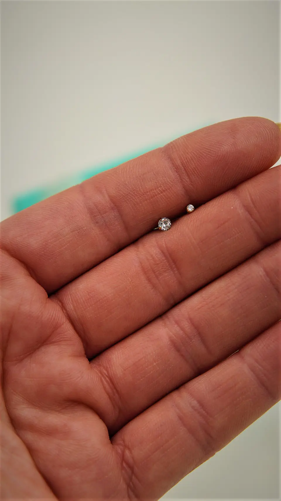Pack de 2 piercing tipo S nostril titanio ASTM F136 chapado en oro 18k 3