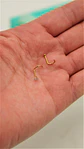 Pack de 2 piercing tipo S nostril titanio ASTM F136 chapado en oro 18k - Miniatura 6