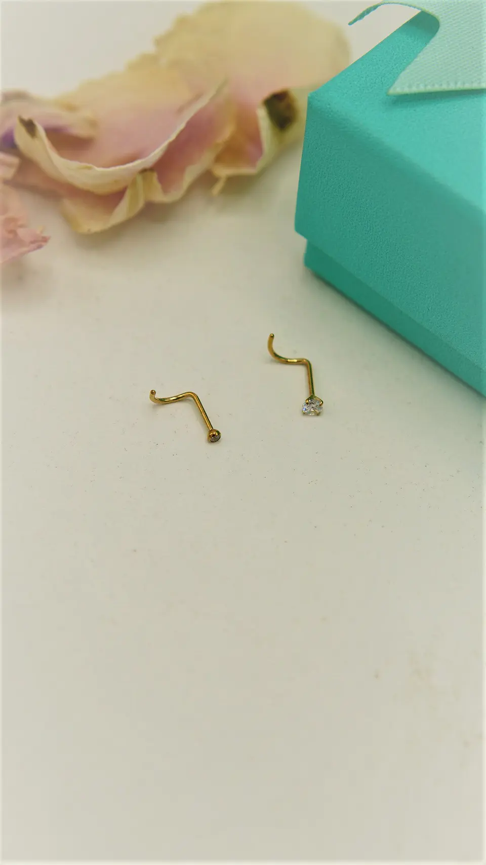 Pack de 2 piercing tipo S nostril titanio ASTM F136 chapado en oro 18k 2