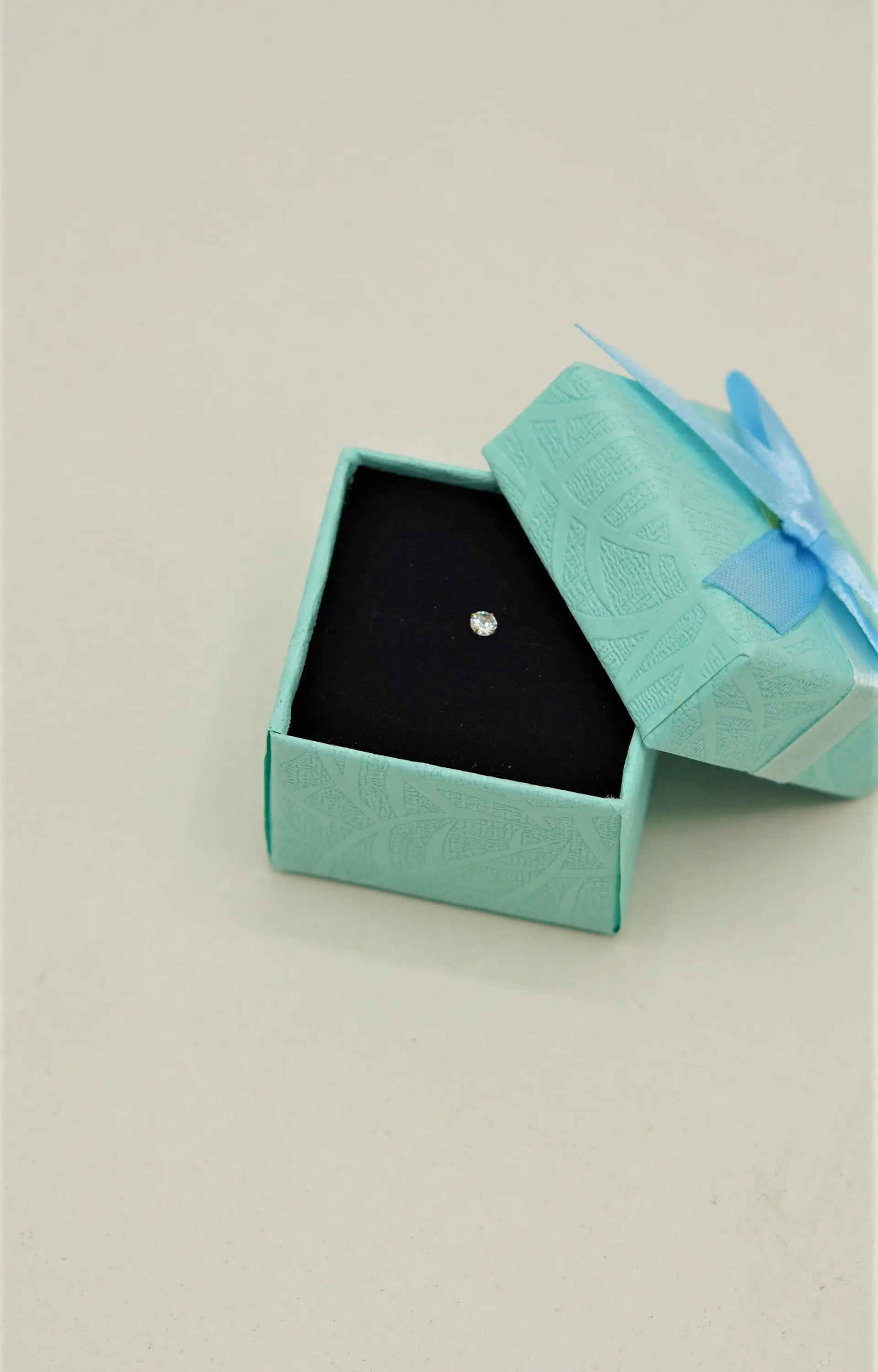 Piercing tipo S nostril 3mm titanio ASTM F136 chapado en oro 18k 6