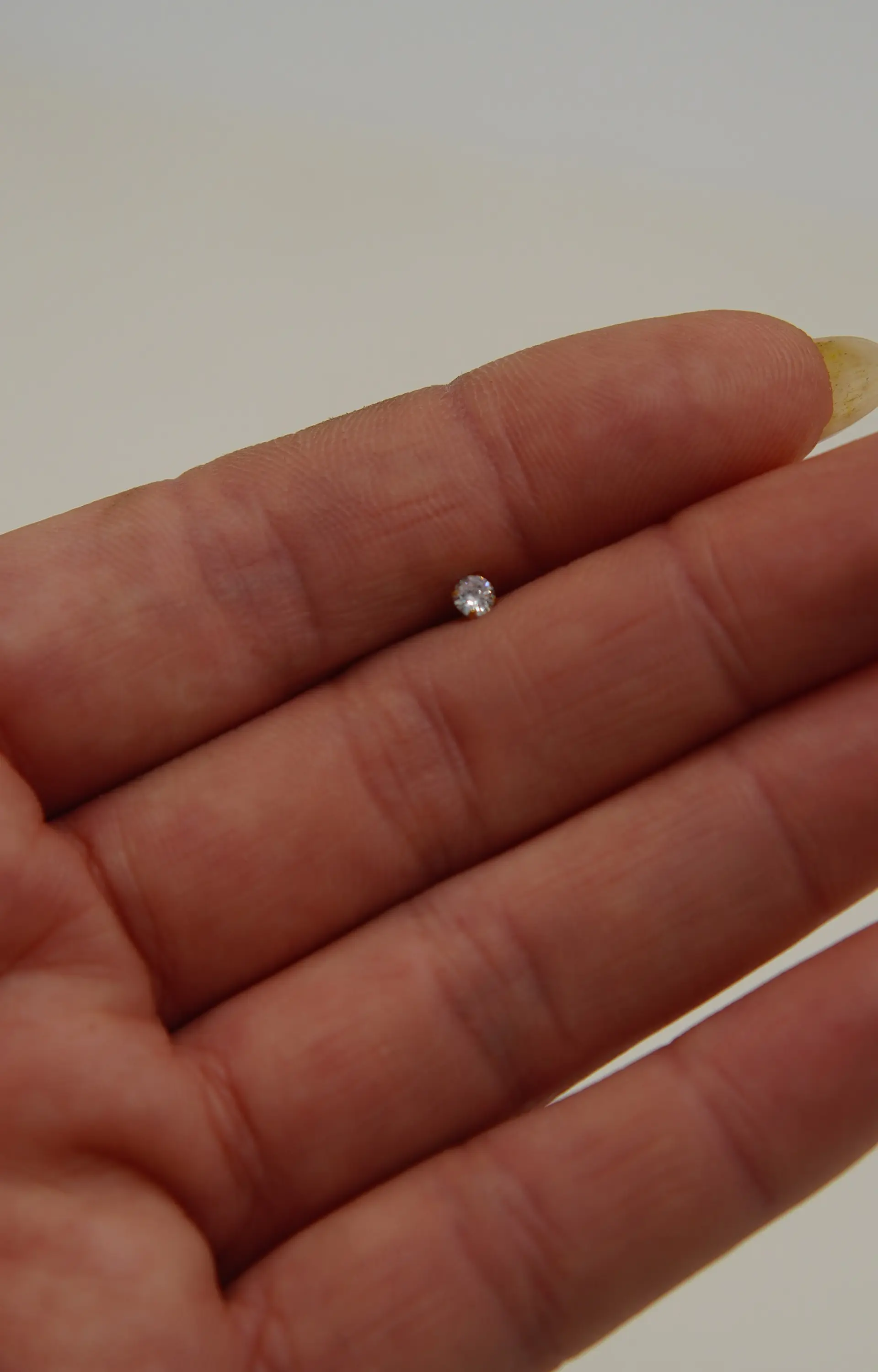 Piercing tipo S nostril 3mm titanio ASTM F136 chapado en oro 18k 8
