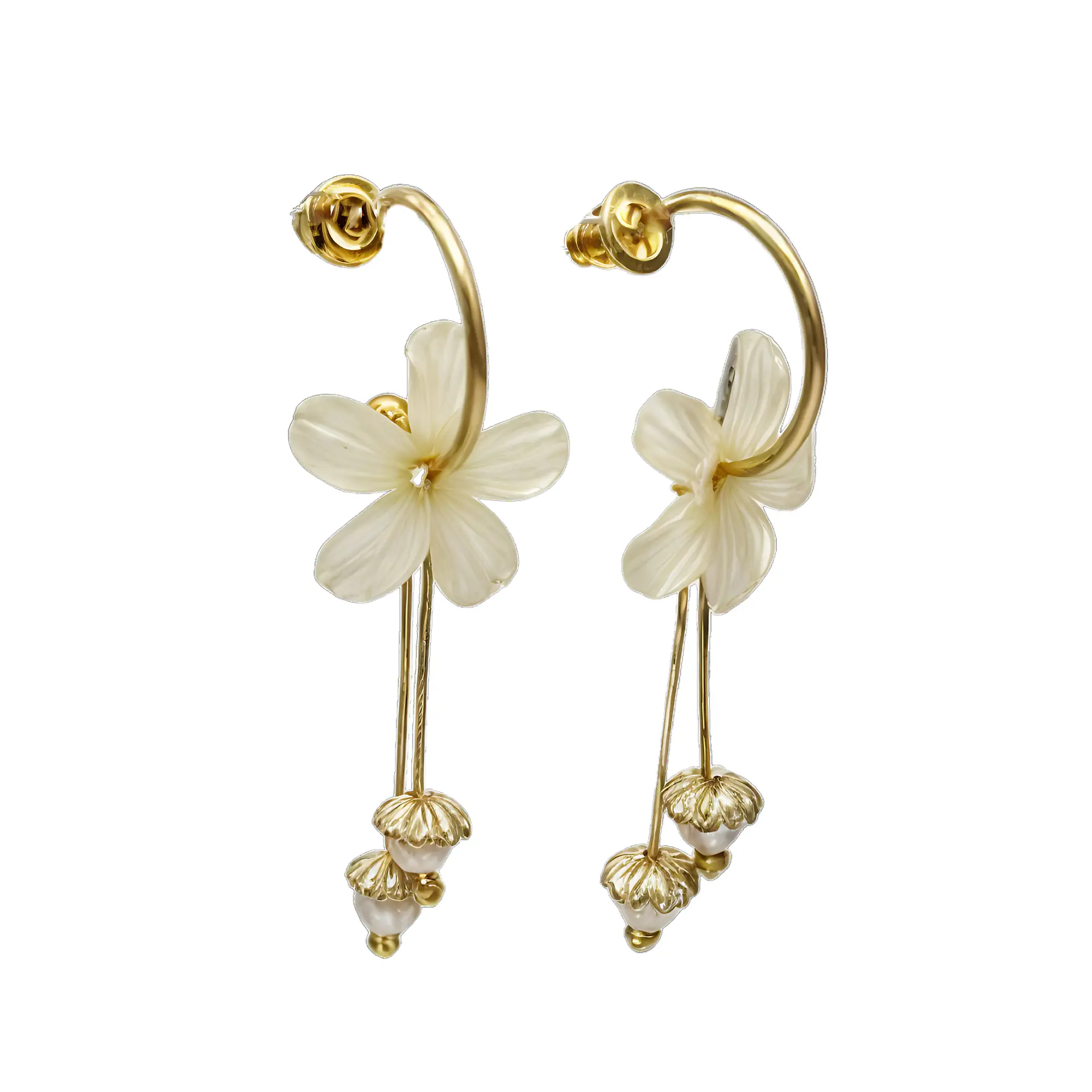Aros flor coreana blanca bañado en oro  6