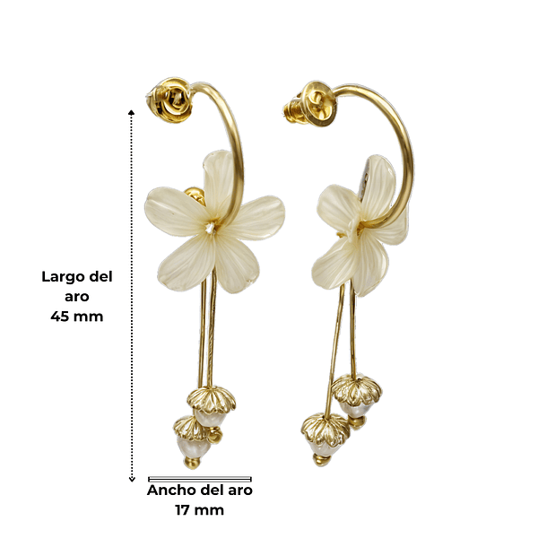 Aros flor coreana blanca bañado en oro  4