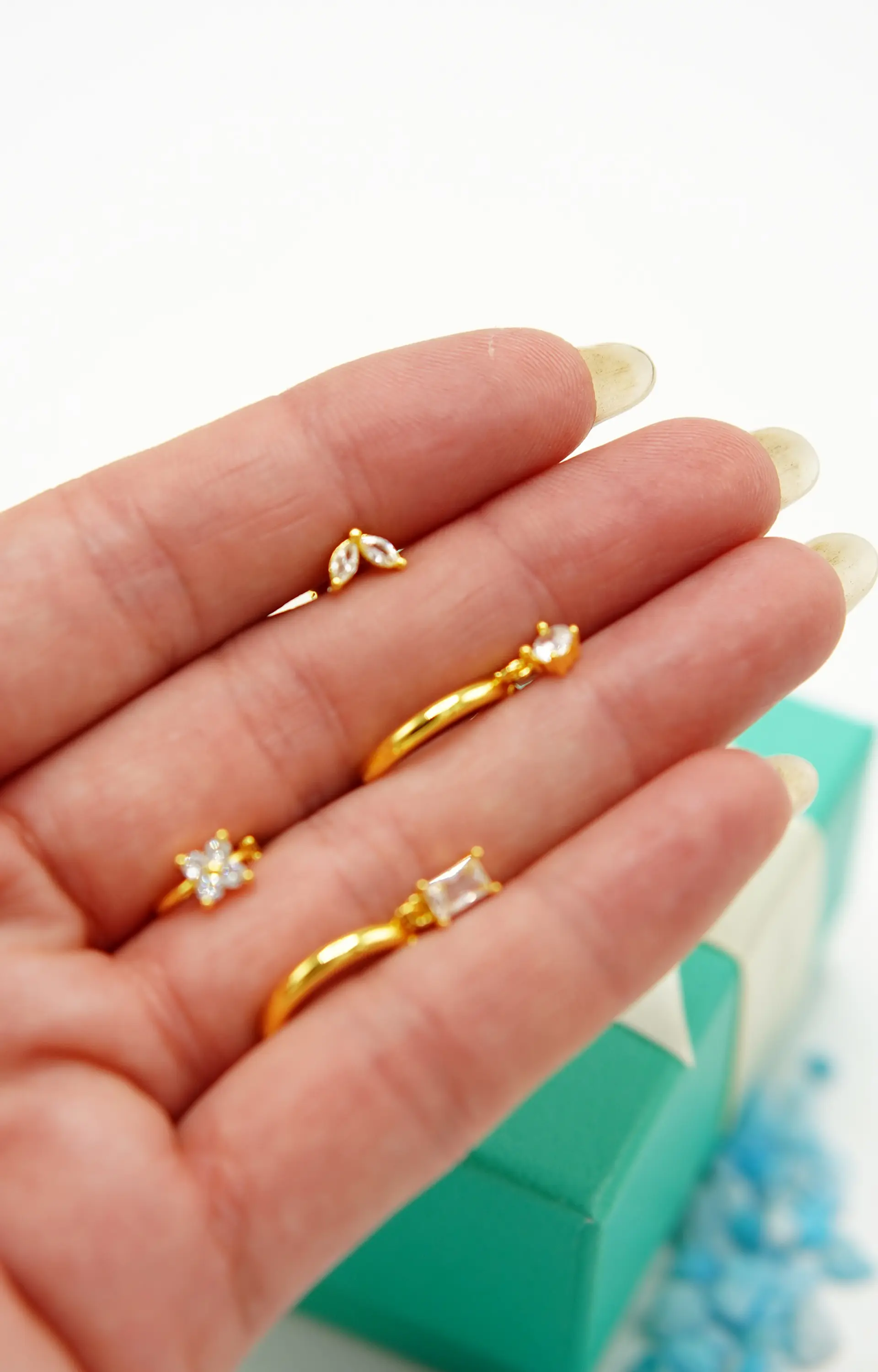 Pack de 4 aros argollas punto de luz bañadas en oro 18k 8