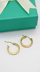 Argollas lisas minimalistas elegantes chapadas en oro 18k - Miniatura 2