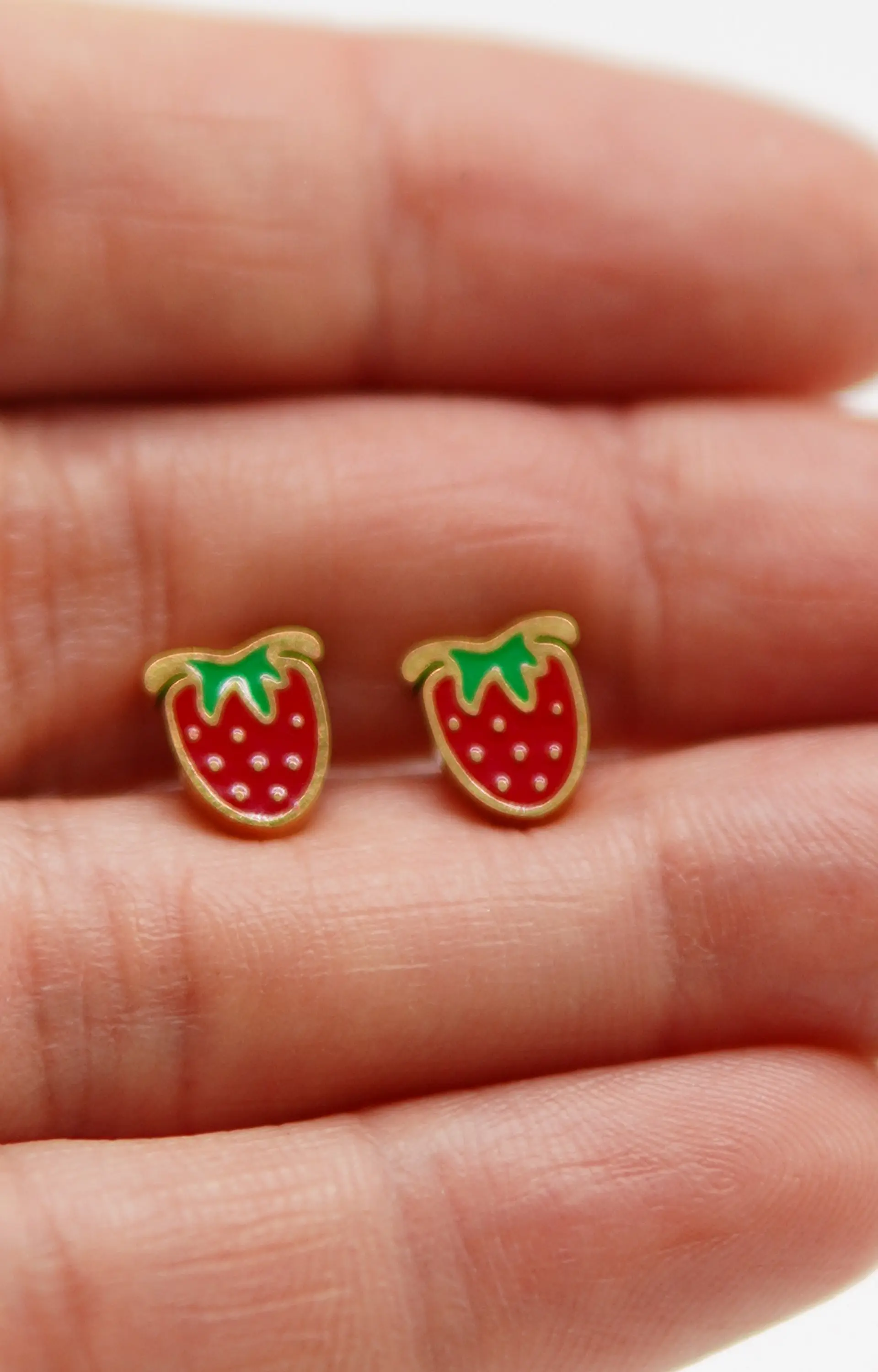 Aros de seguridad frutilla veraniega niña fresa chapada en oro 18K 5