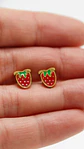 Aros de seguridad frutilla veraniega niña fresa chapada en oro 18K - Miniatura 5