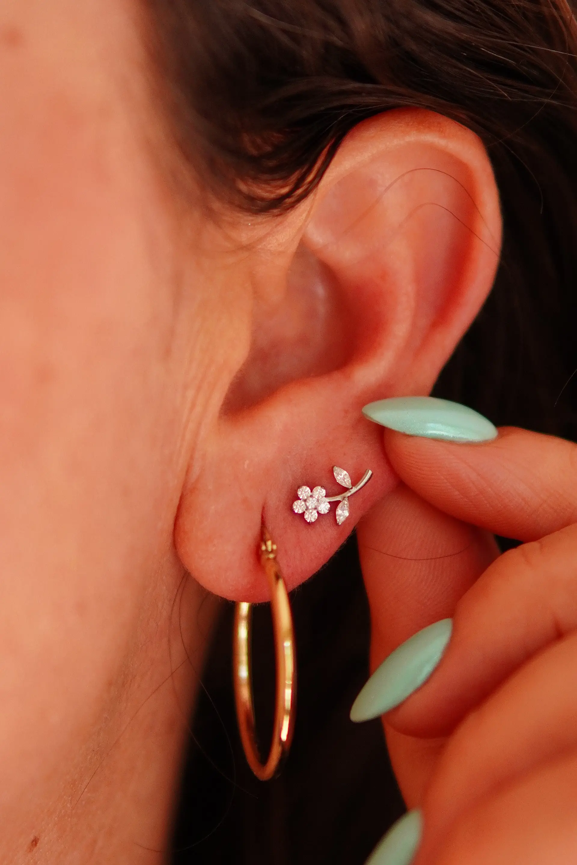 Aros flor petalos titanio zirconia ASTM F136 plateados 12