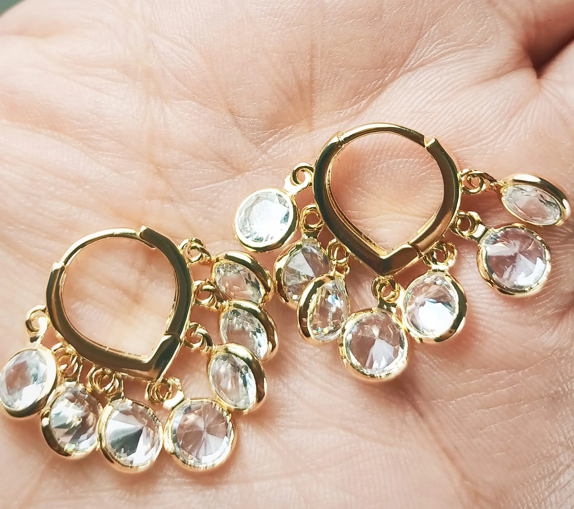 Argollas Borlas Huggies Zirconia Chapadas En Oro 18k 5