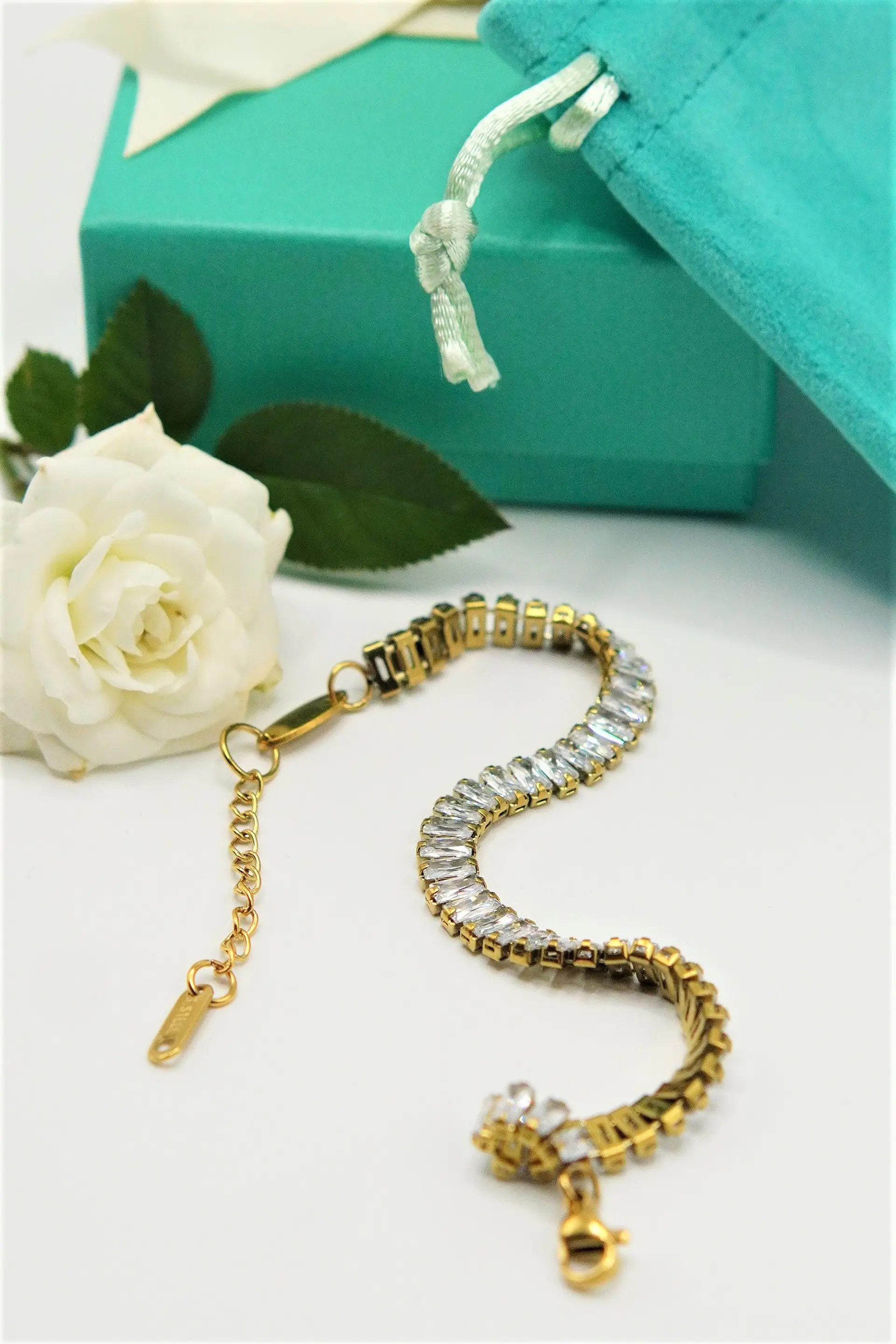 Pulsera tennis zirconias rectangulares chapada en oro 18k 8