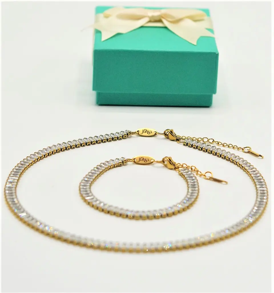 Conjunto de collar y pulsera tennis chapada en oro 18k 2