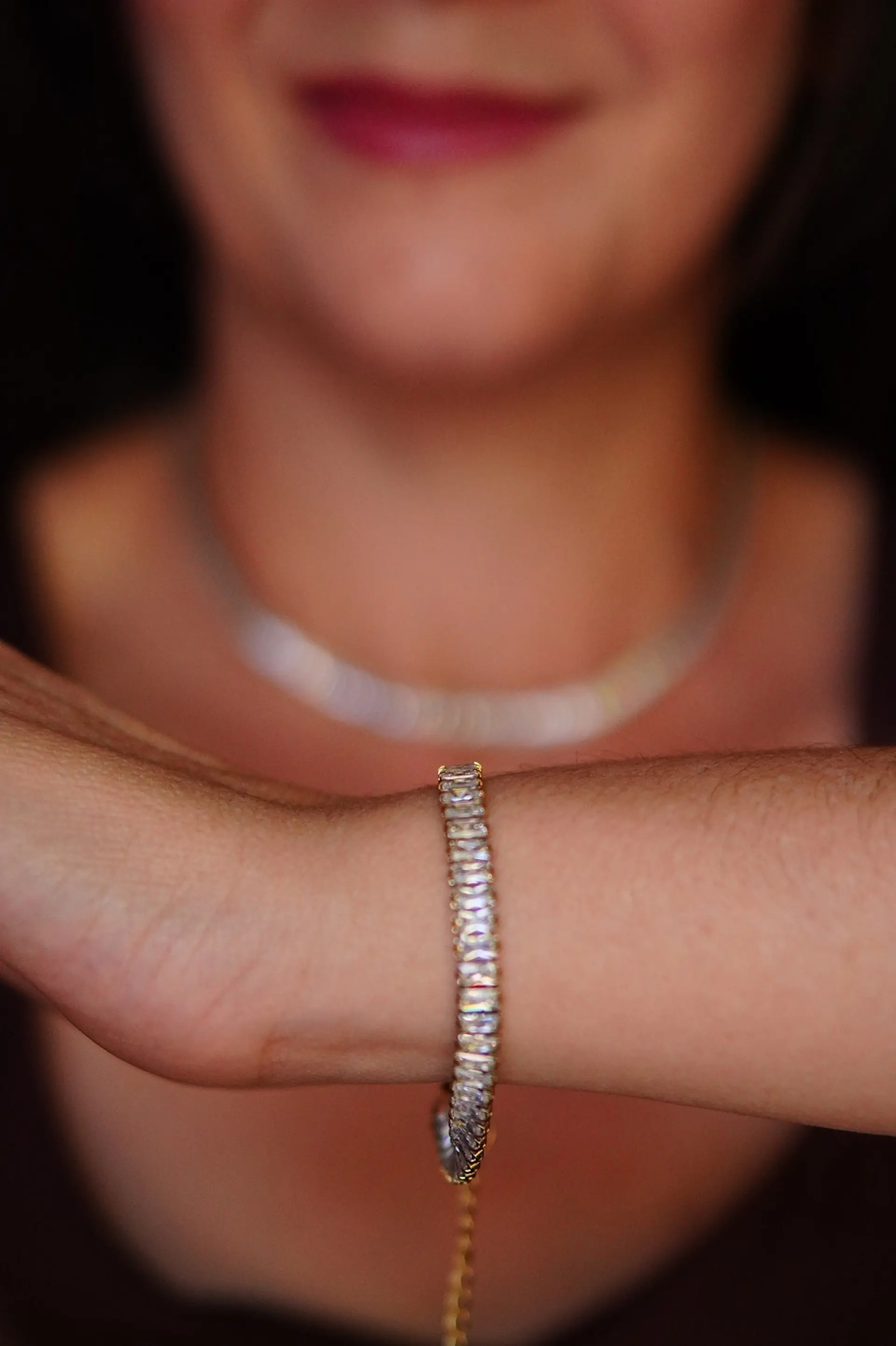 Conjunto de collar y pulsera tennis chapada en oro 18k 4