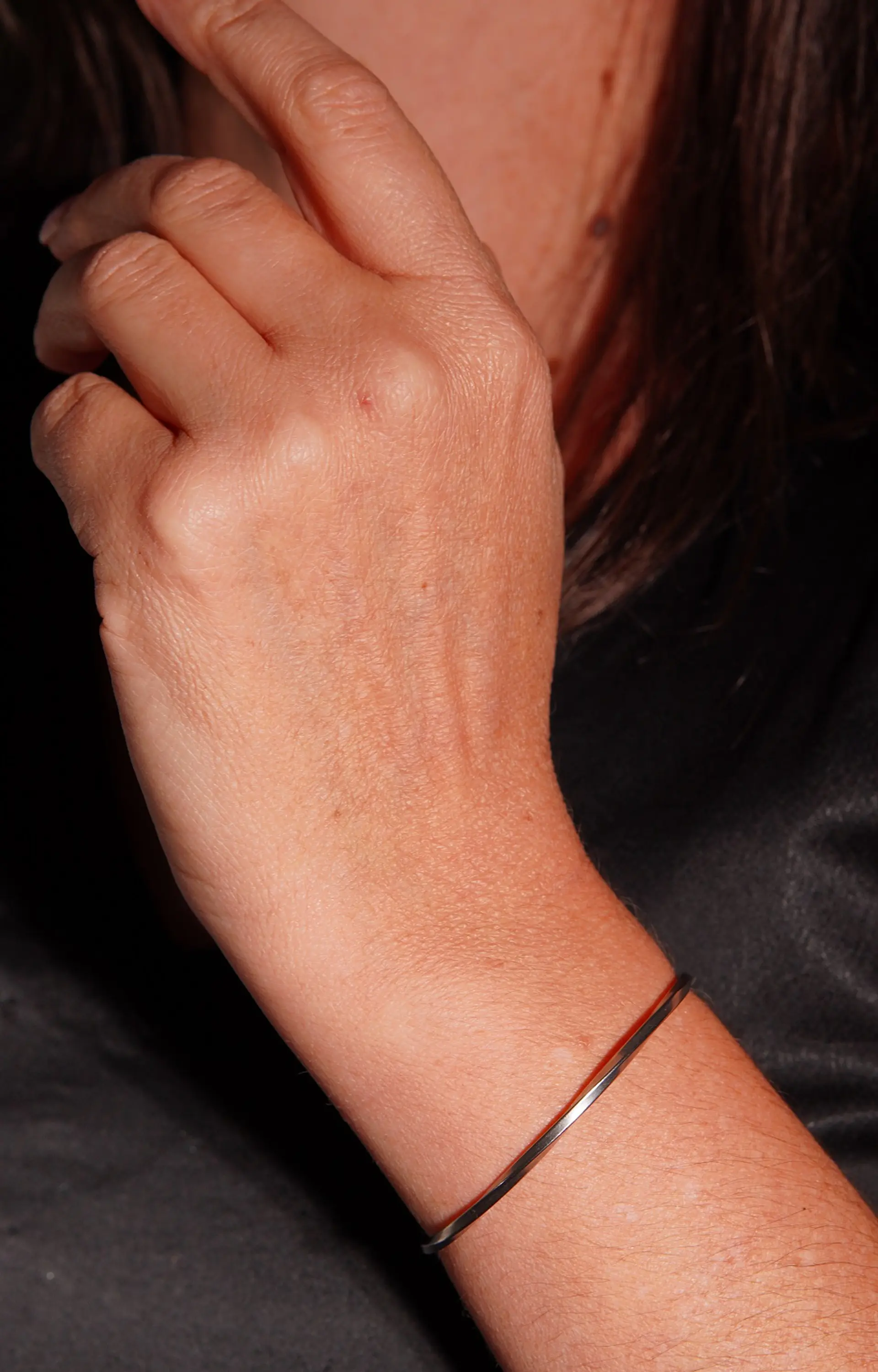 Pulsera rigida florencia plateada hipoalergenica 4