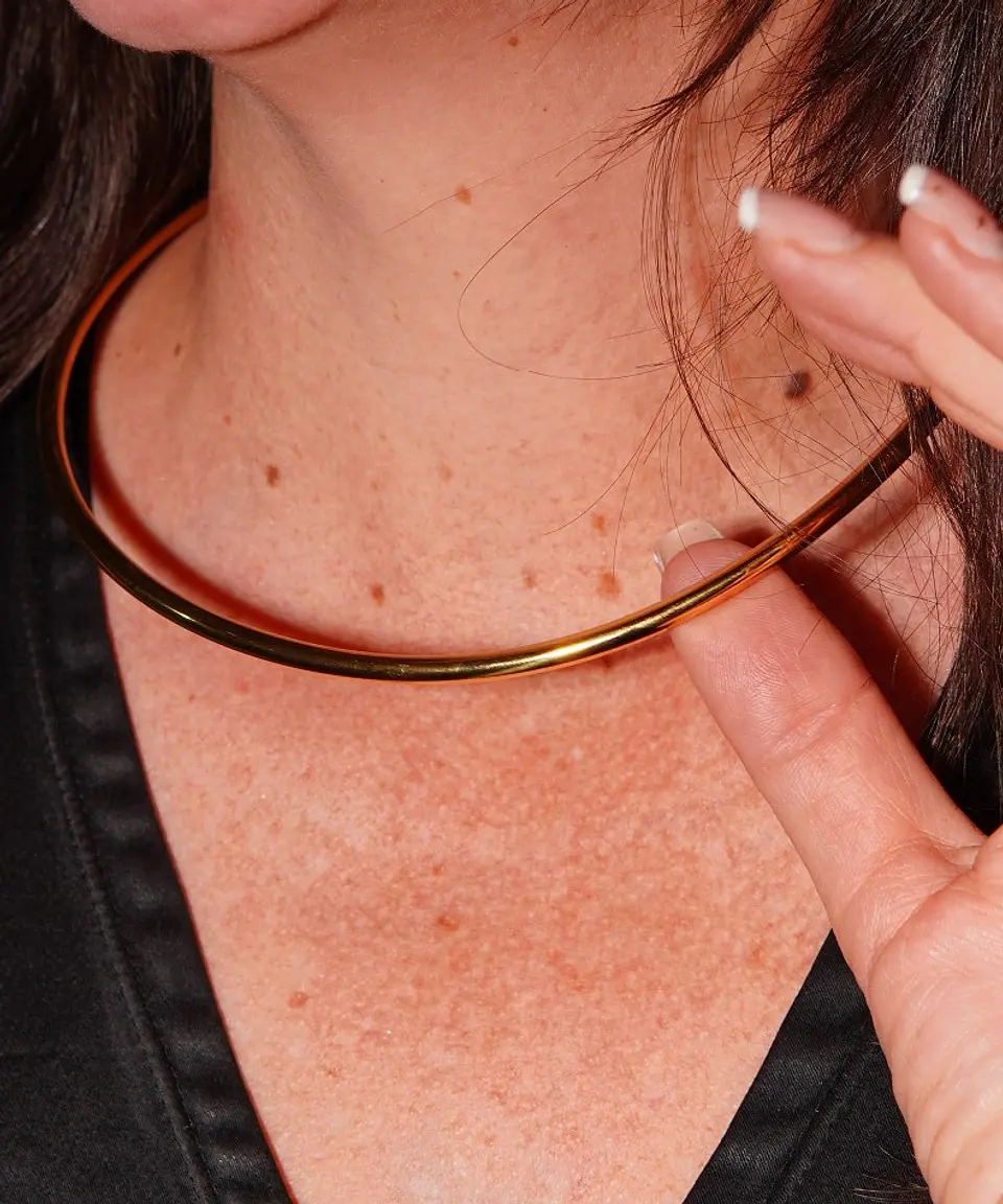 Collar rigido Susan choker chapado en oro 18k 8